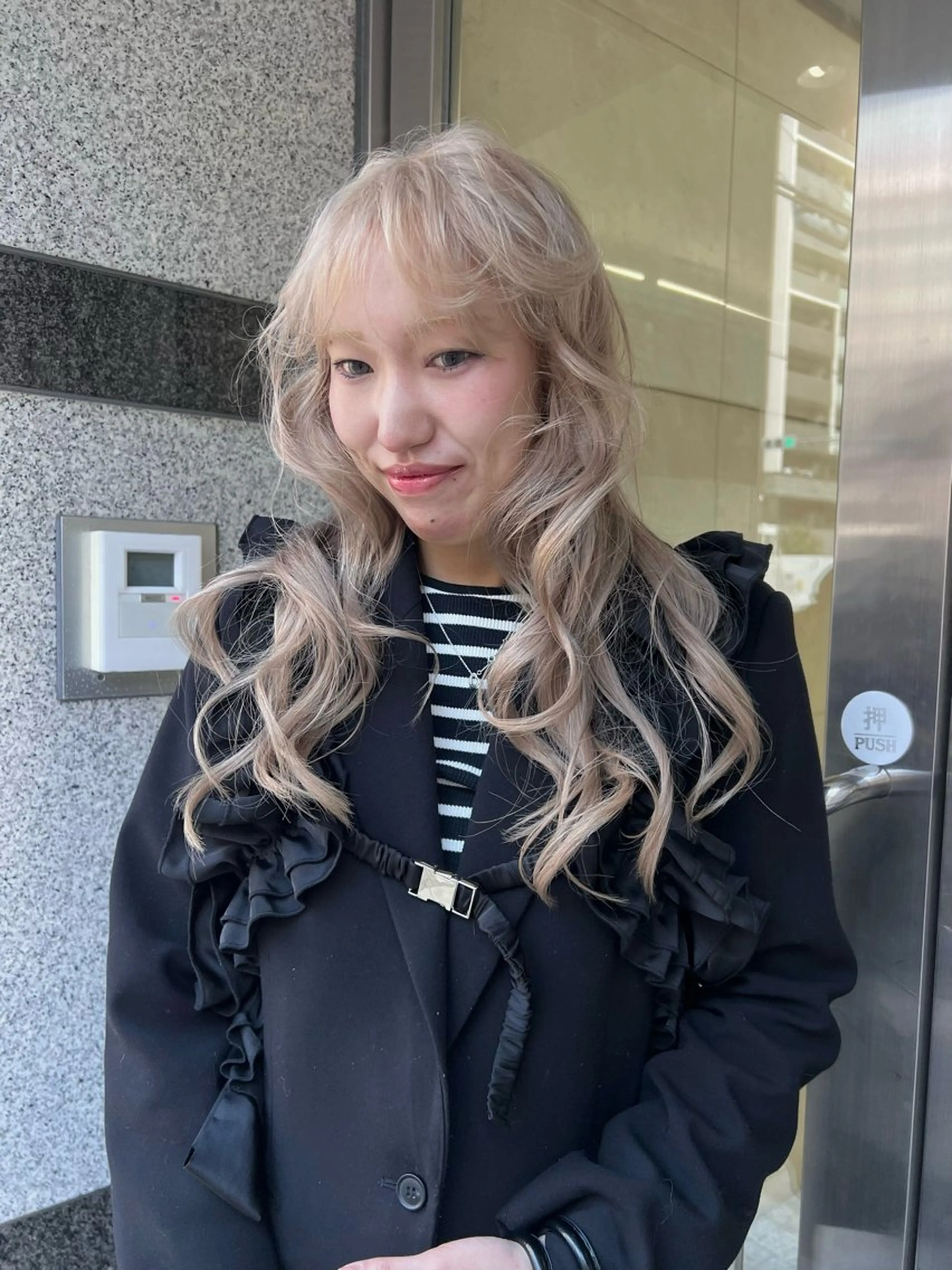 ブリーチカラー＋髪質改善トリートメントの写真