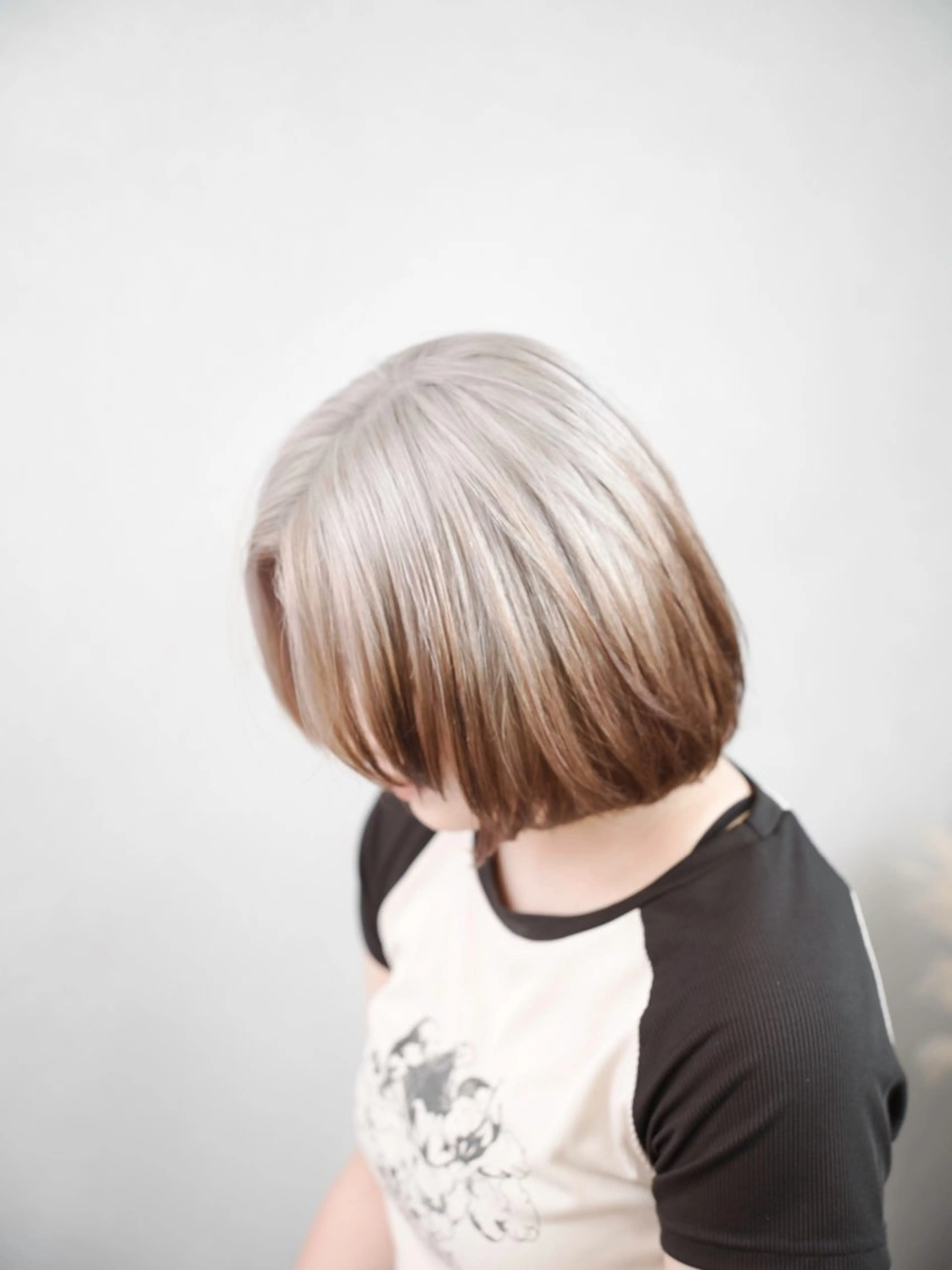 ミディアム カラー 顔周りカット カット ヘアカラー トリートメント 安藤悠里/ハイトーン /デザインカラーのヘアスタイル