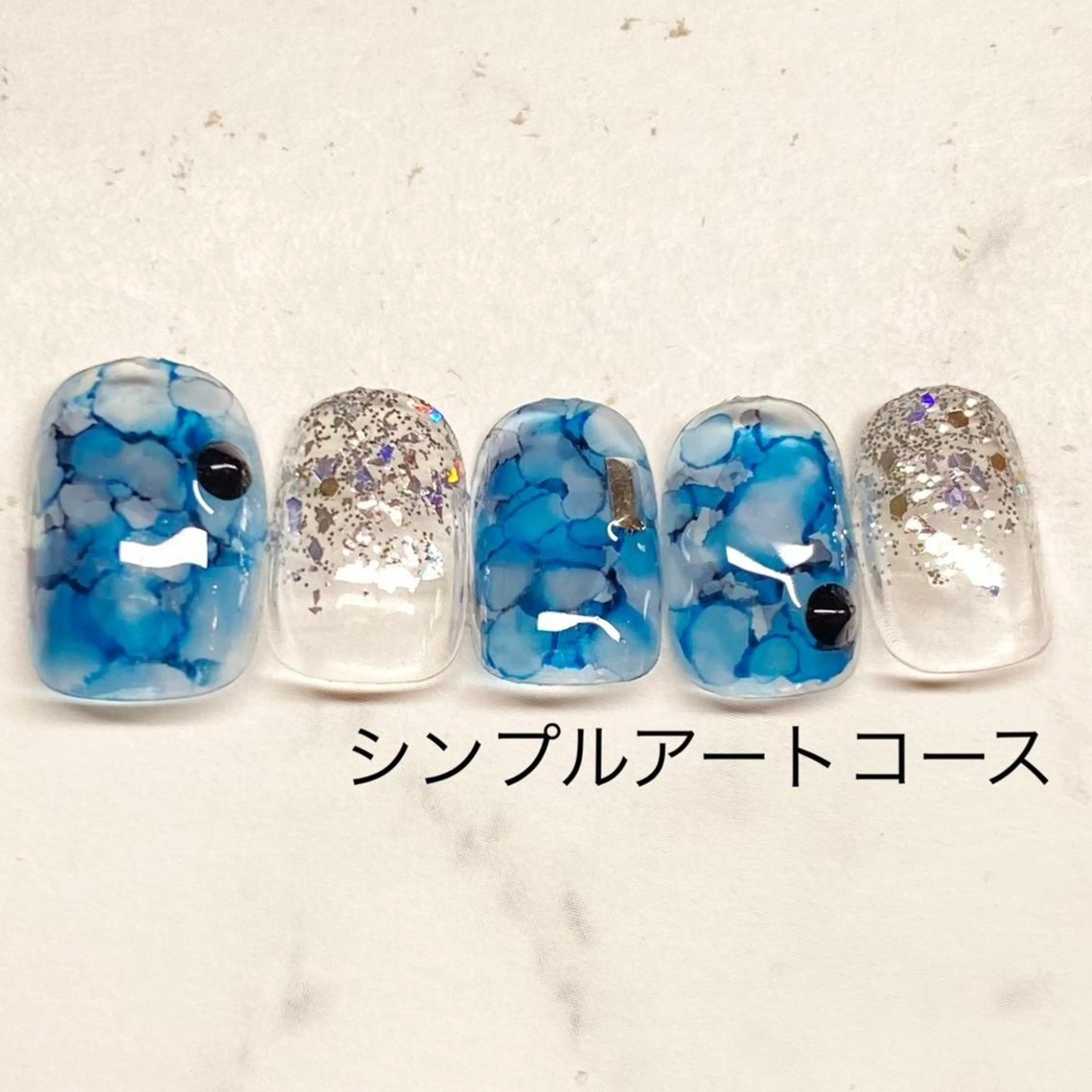 ミディアム ハンドネイル ネイルサロン Bliss（ブリス）のネイルデザイン