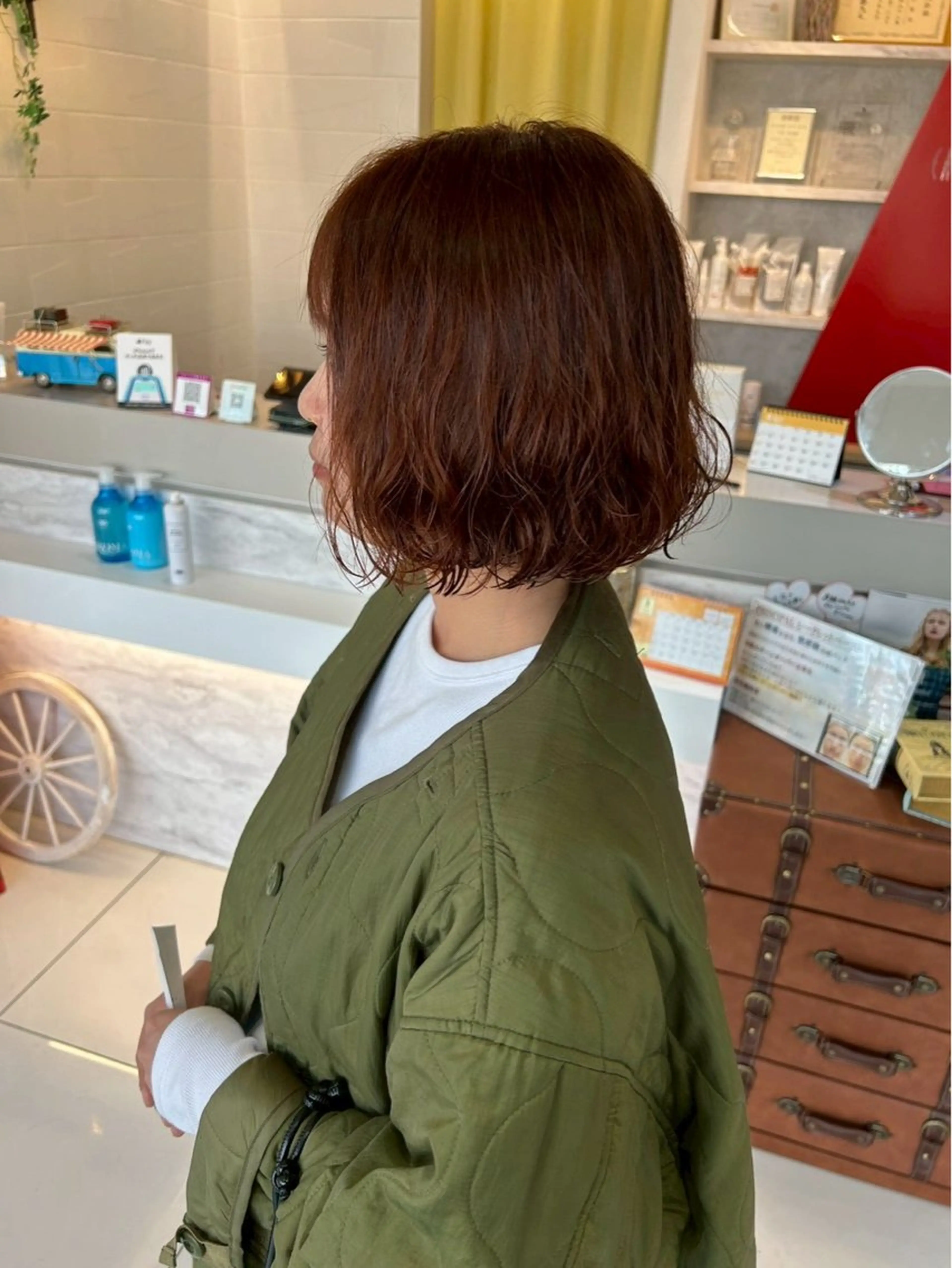 ショート カラー 切りっぱなしボブ ブラウンカラー 透明感カラー ボブ 外ハネヘア EARTH/A 山根 彩夏のヘアスタイル