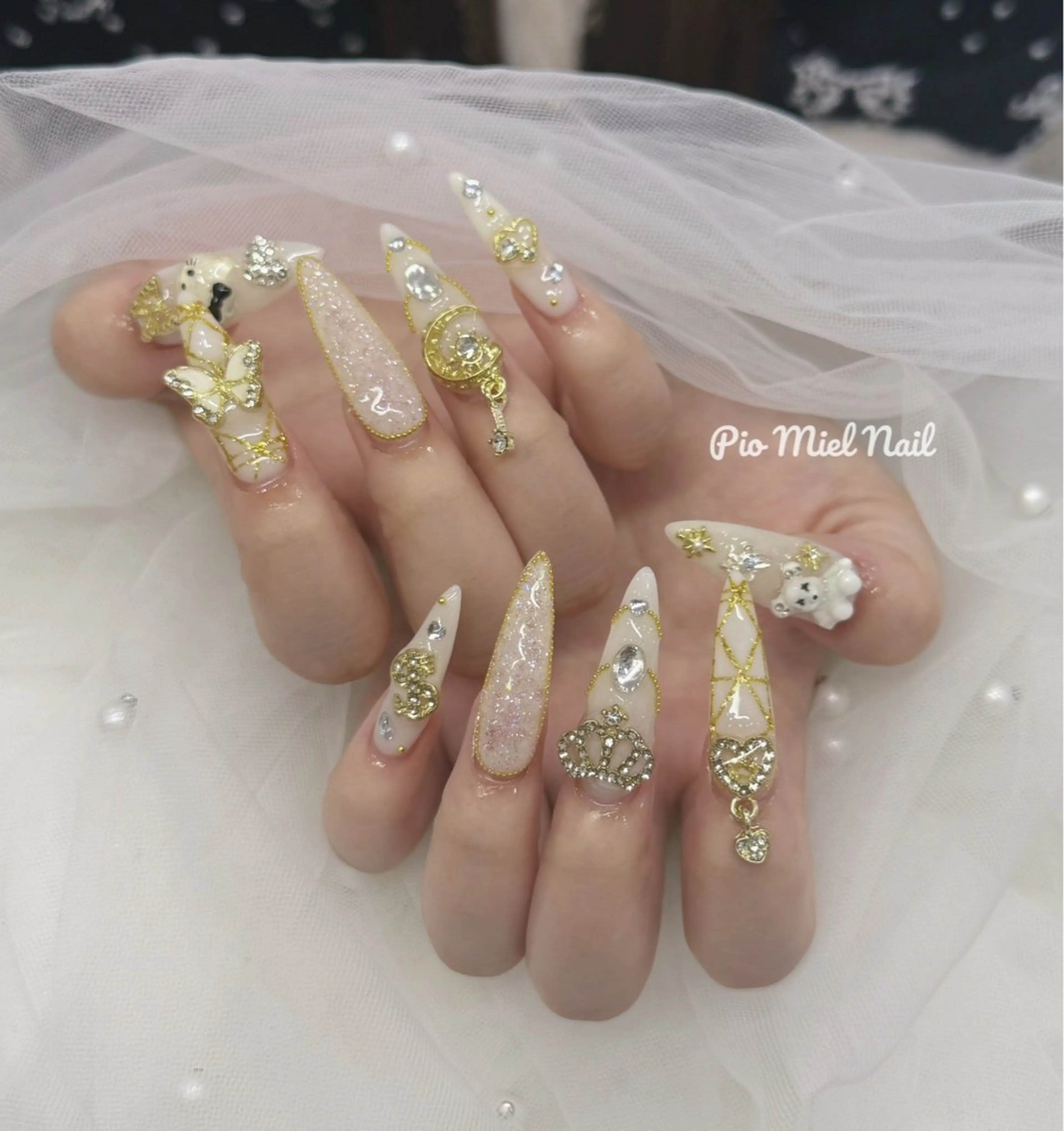 ネイル アートネイル クリアネイル ジェルネイル ゴールド ラメ(グリッター) ハンドネイル HANA 長さだしのネイルデザイン