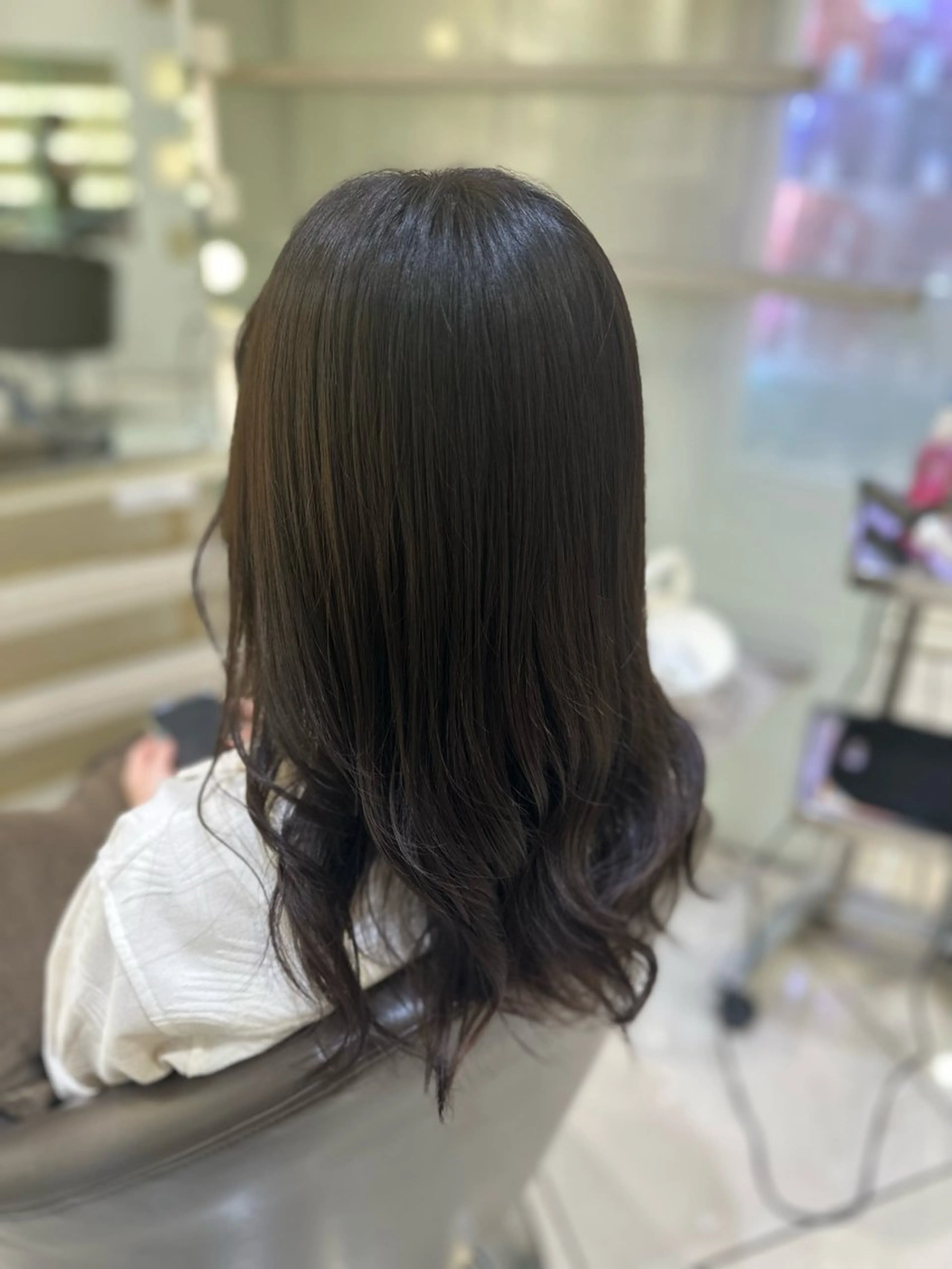 セミロング カラー タイトボブ個性派カラ ーAKANEのヘアスタイル