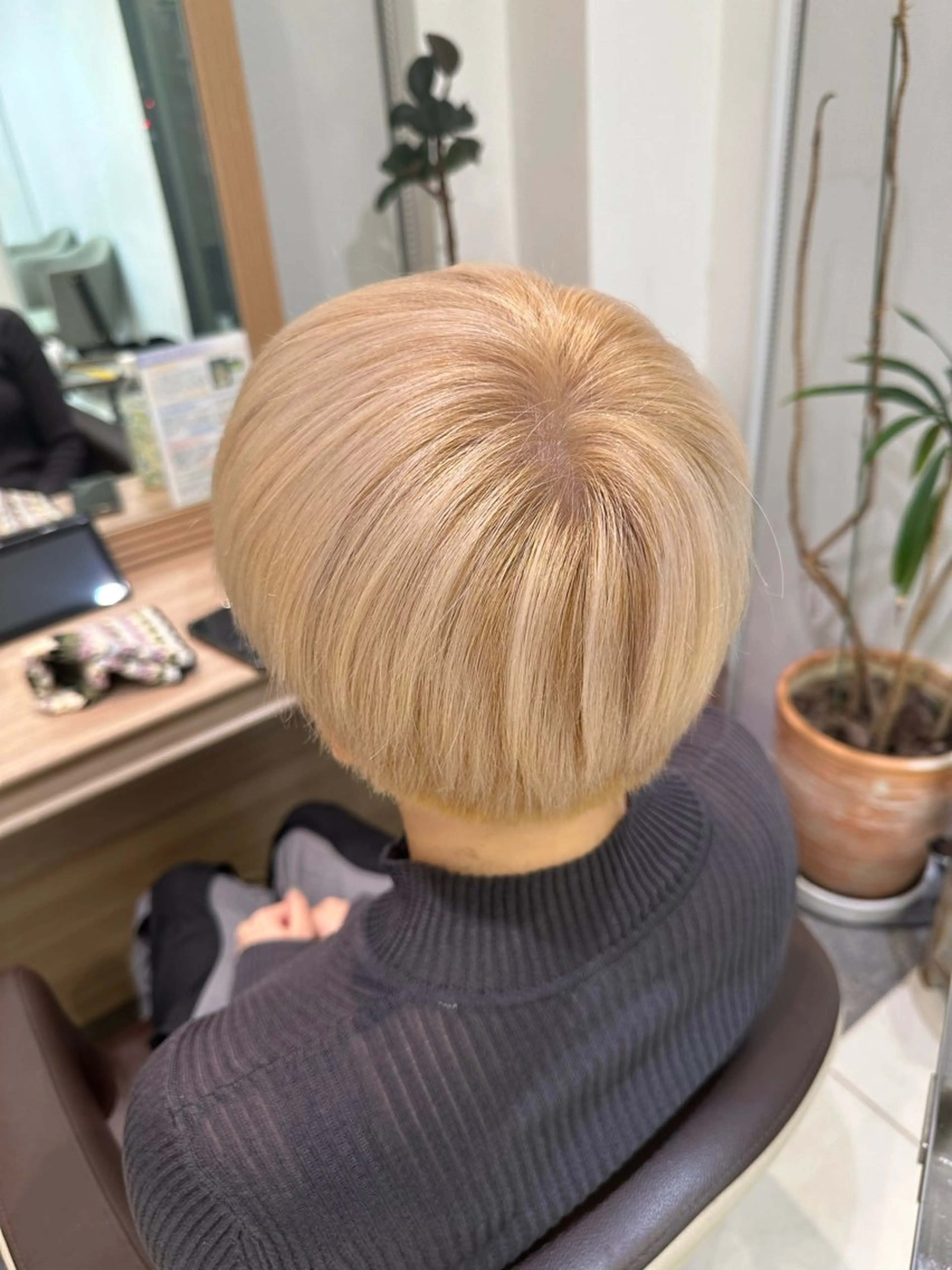 ショート カラー 勝見 美春のヘアスタイル