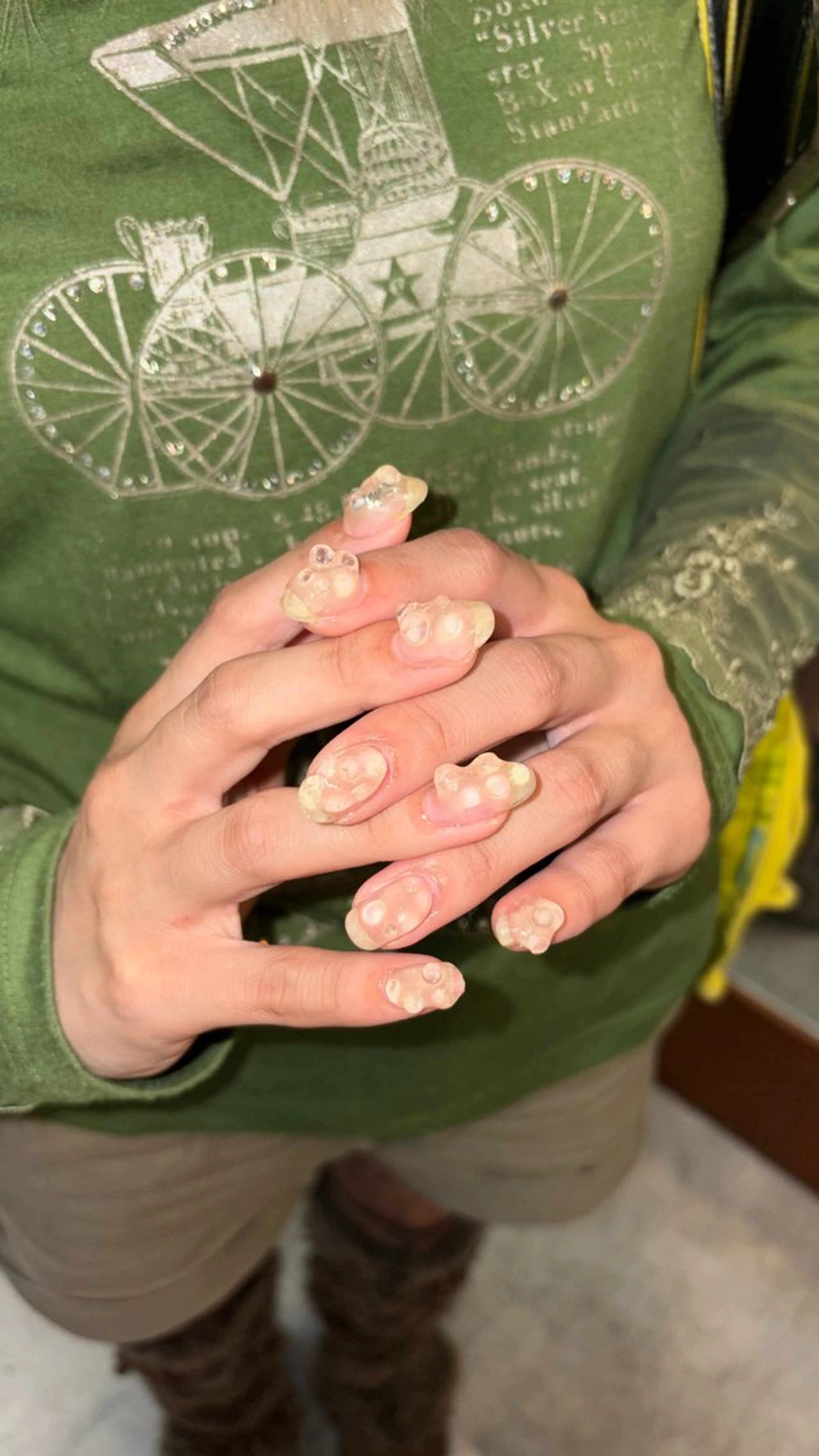 ネイル shion🎶｜ひと 癖ニュアンス｜個性派のネイルデザイン