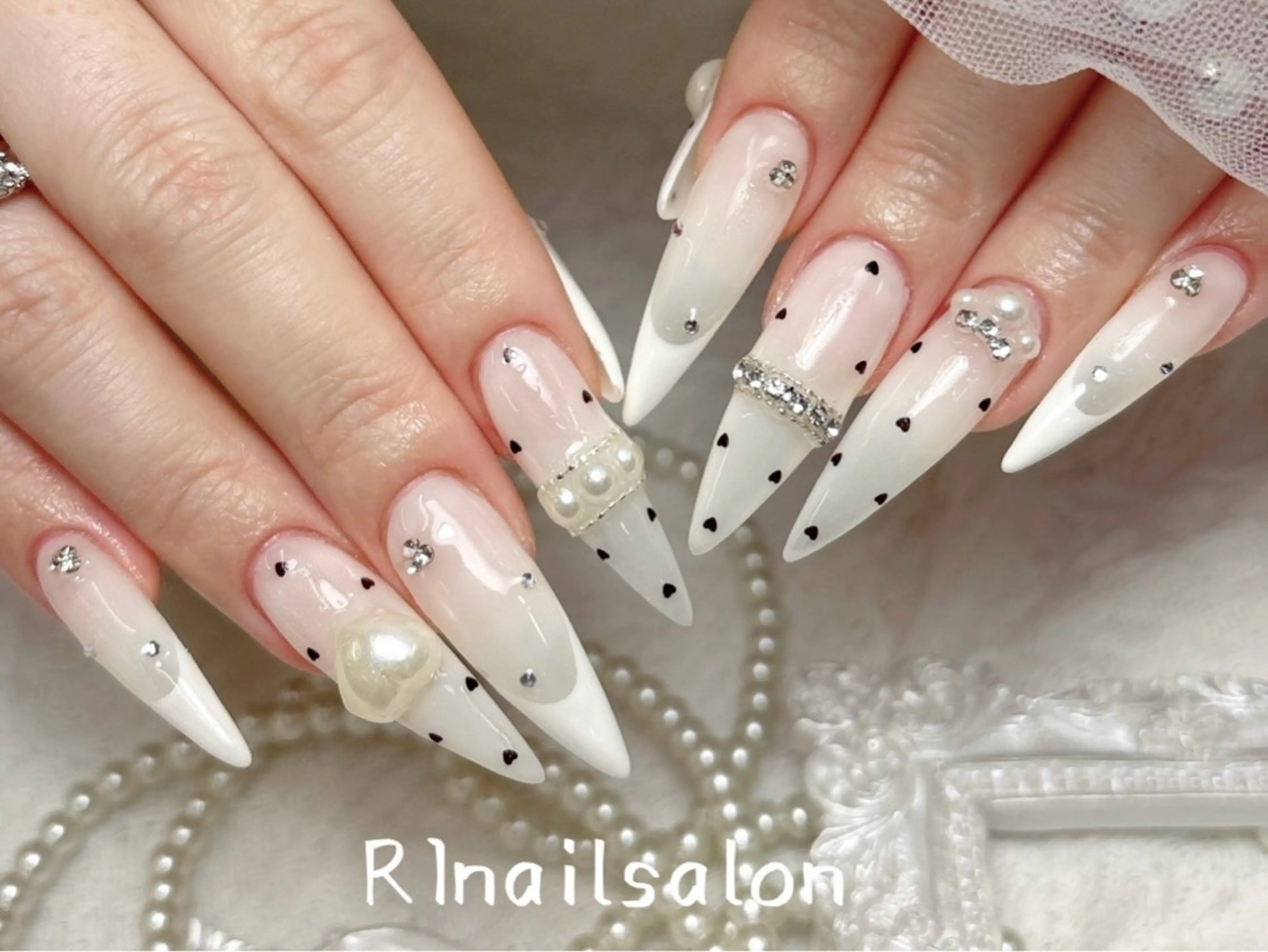 ネイル ジェルネイル 韓国ネイル マグネットネイル 持ち込み ワンカラーネイル ハンドネイル ハンドケア R1🎀Nail💕 池袋東口店のネイルデザイン