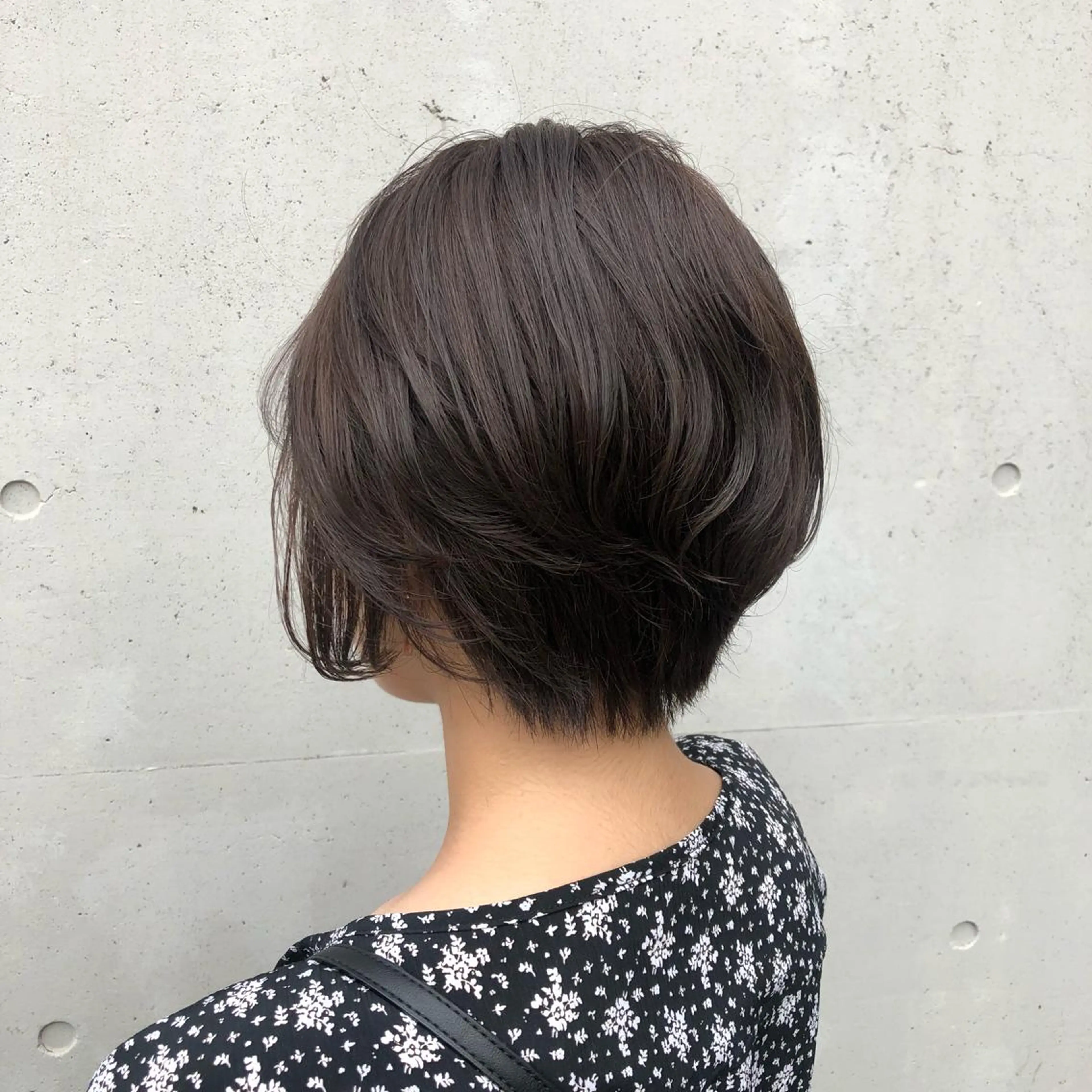 ショート カラー ヘアアレンジ アッシュ ハイライトカラー ラベンダーカラー ラベンダーアッシュ ハイライト ヘアカラー トリートメント 酸性縮毛矯正🧴韓国 レイヤー/髪質改善のヘアスタイル
