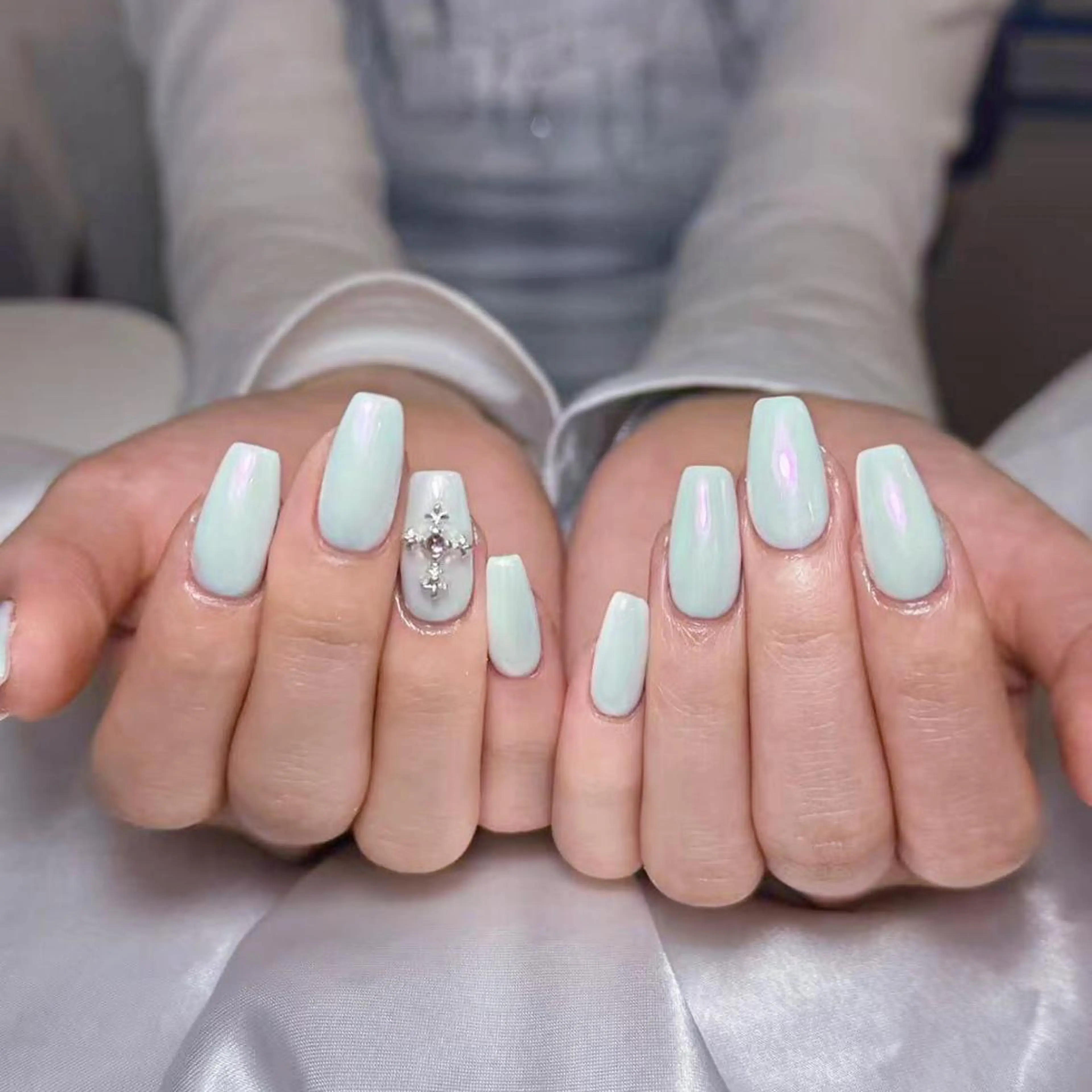 ネイル アートネイル オーロラネイル フラッシュネイル ガーリー キラキラネイル ハンドネイル リナ 💅のネイルデザイン