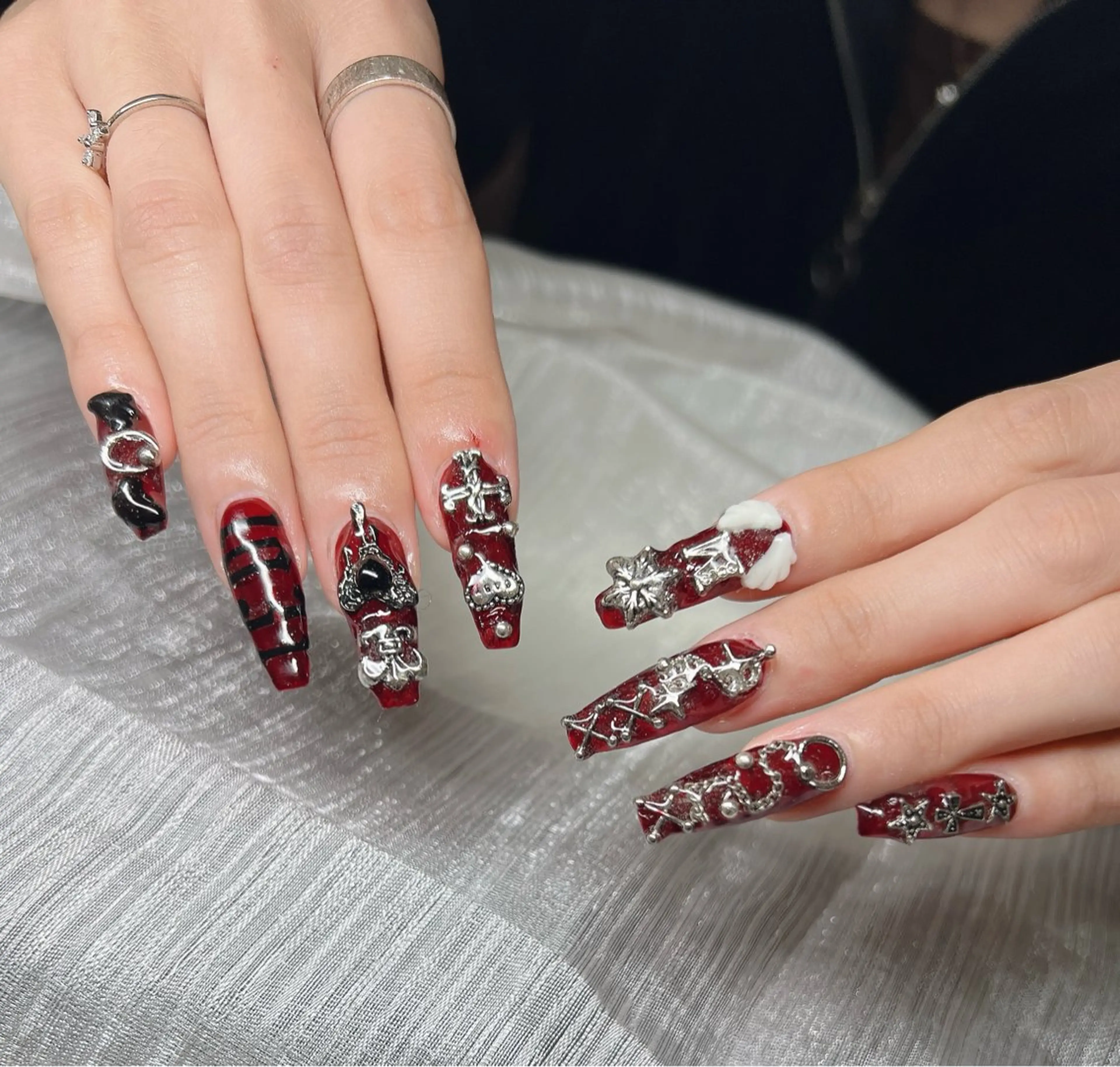 ネイル オーロラネイル チークネイル 長さ出し フットネイル フレンチネイル ハンドネイル Lee Nailsのネイルデザイン