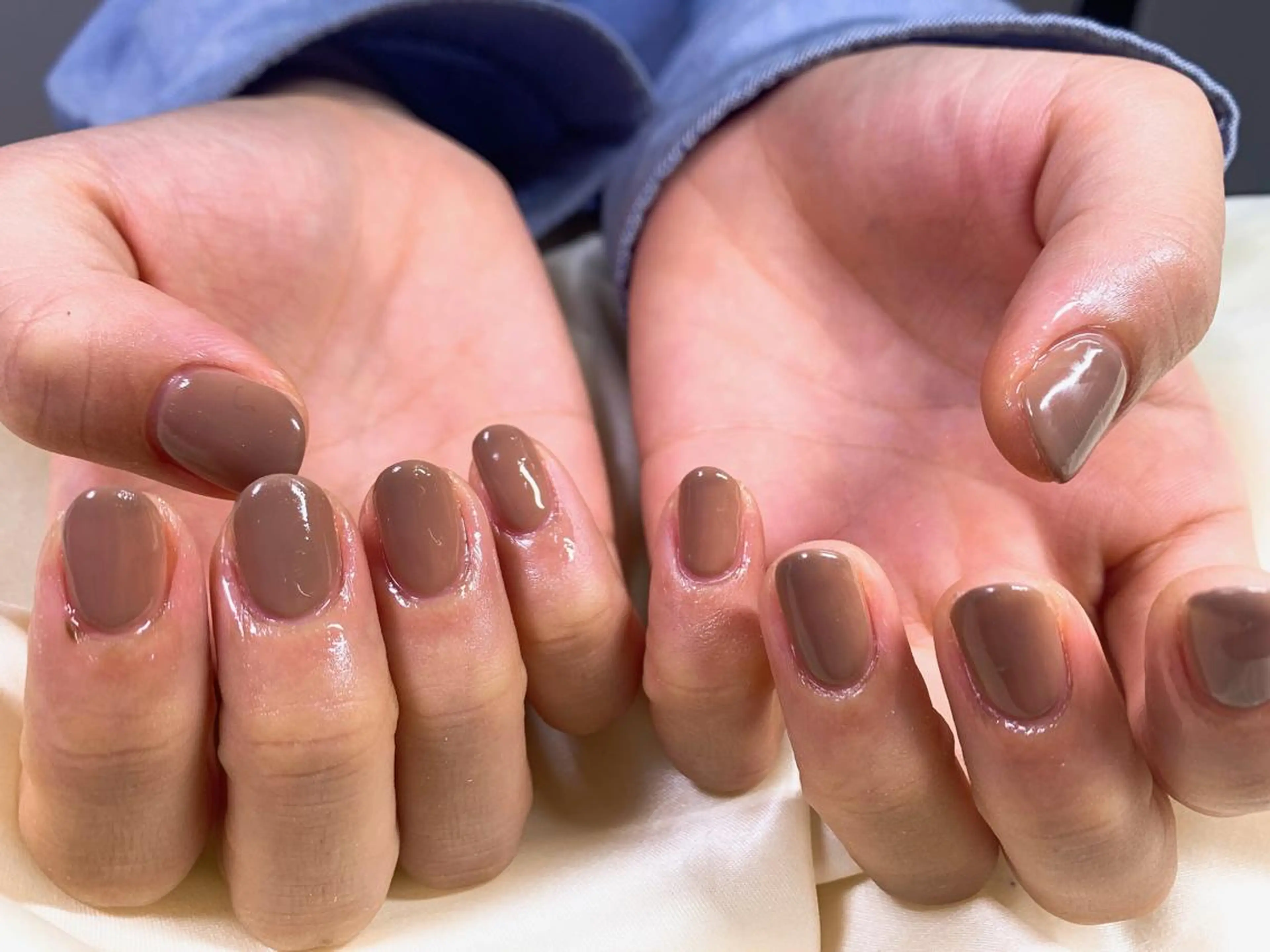 ネイル ブラウン フットネイル ジェルネイル 韓国ネイル マグネットネイル ハンドネイル mogunail &blowのネイルデザイン