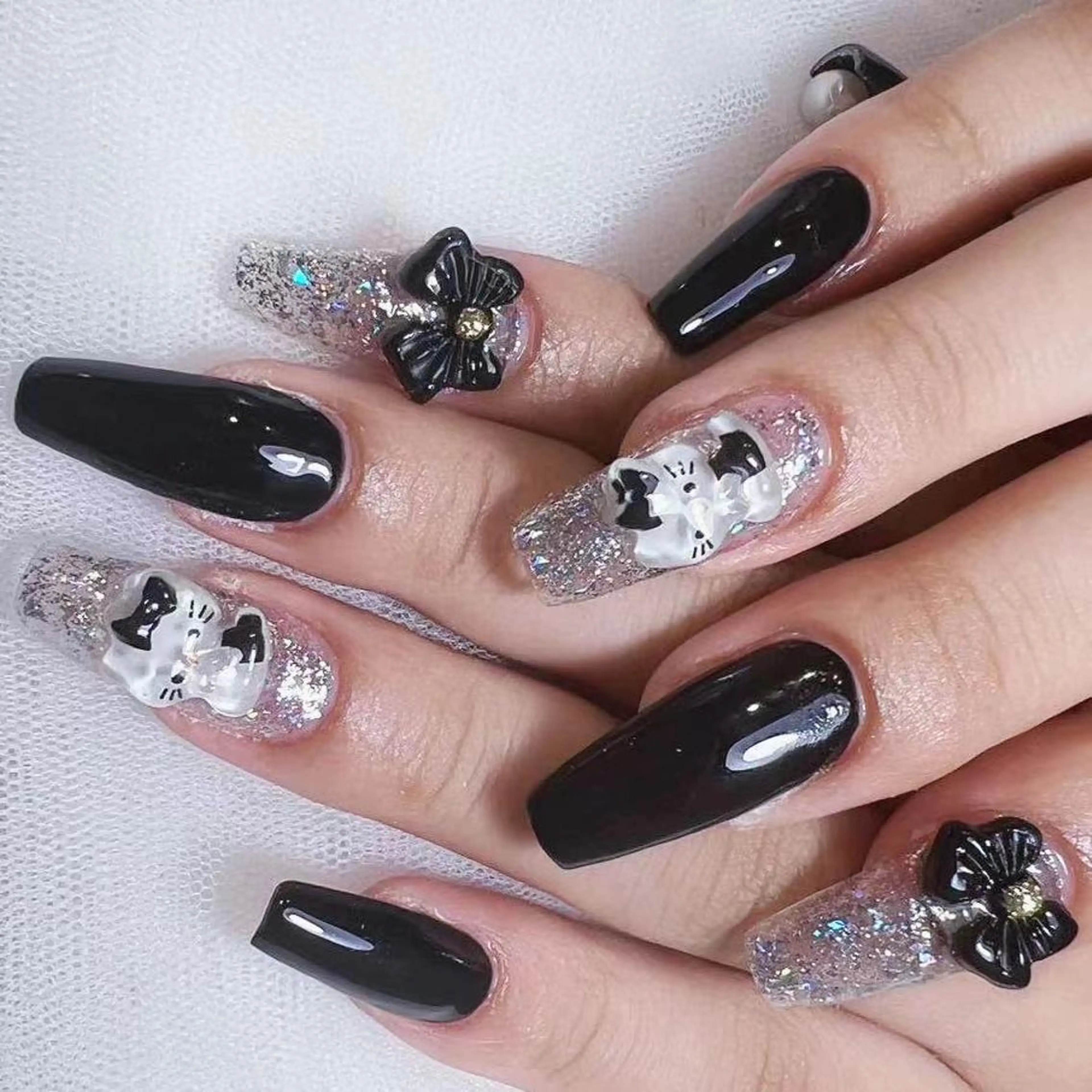 4月⭐️オフ無料⭐️🌸ハンド⭐️持ち込みデザイン⭐️アート6️⃣本の写真