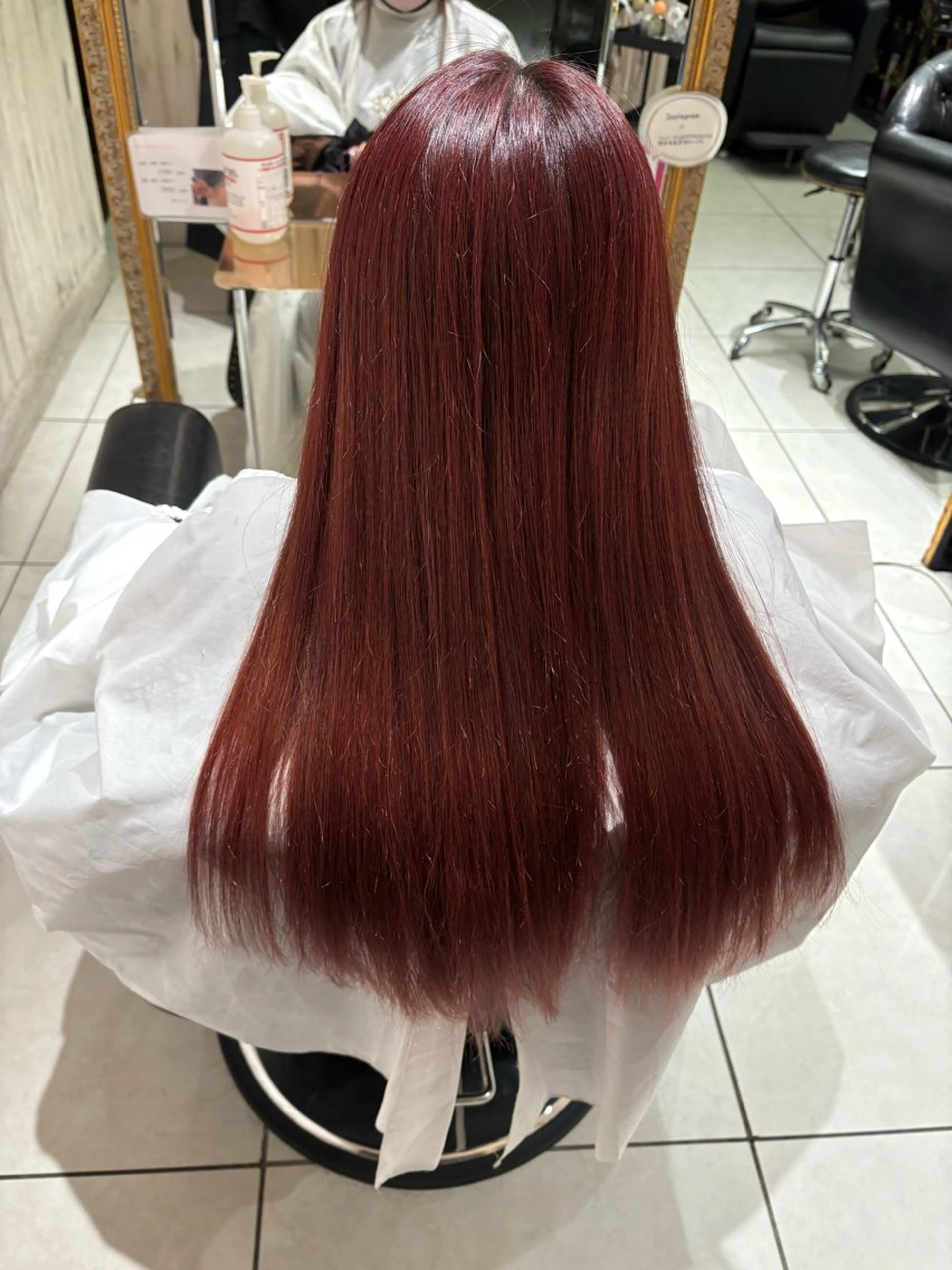 ロング 鶴谷 麻衣のヘアスタイル