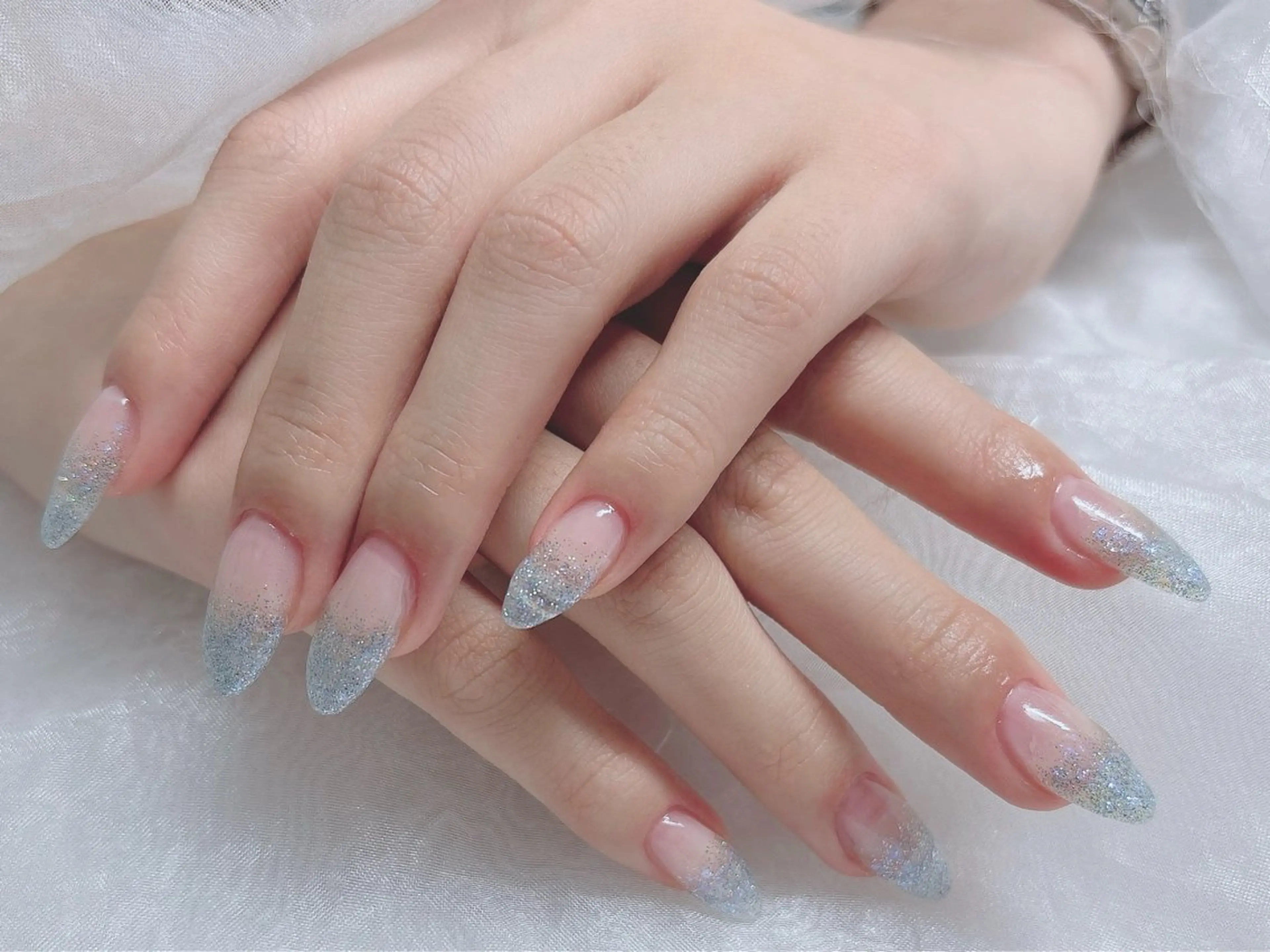 ネイル ブルー グラデーション ラメ(グリッター) ラメグラデーション ハンドネイル BABY LION :Fumiyoのネイルデザイン