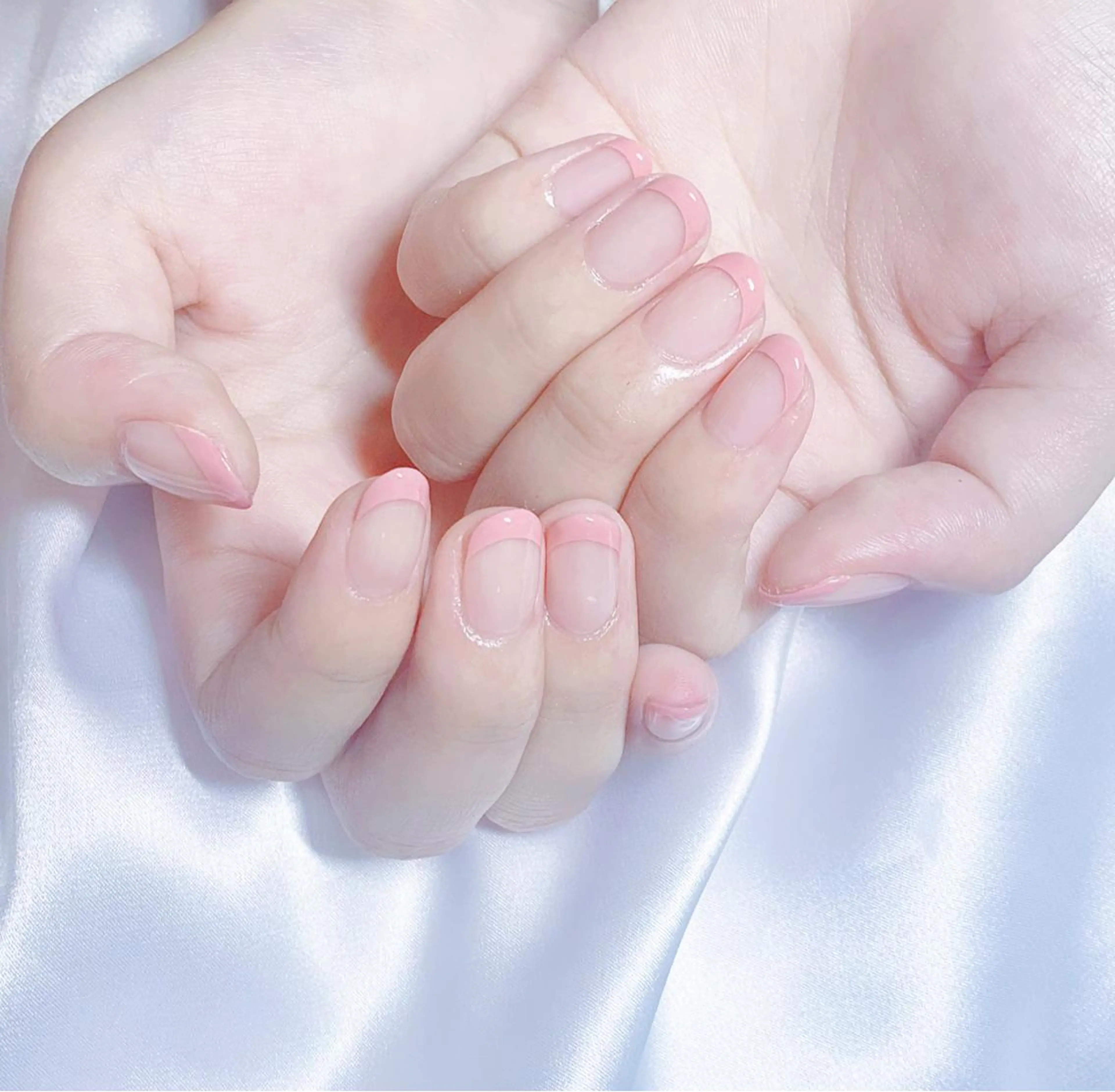 ネイル オーロラネイル フットネイル フレンチネイル ジェルネイル 韓国ネイル 【ENサロン】 Rei🎀Nailのネイルデザイン