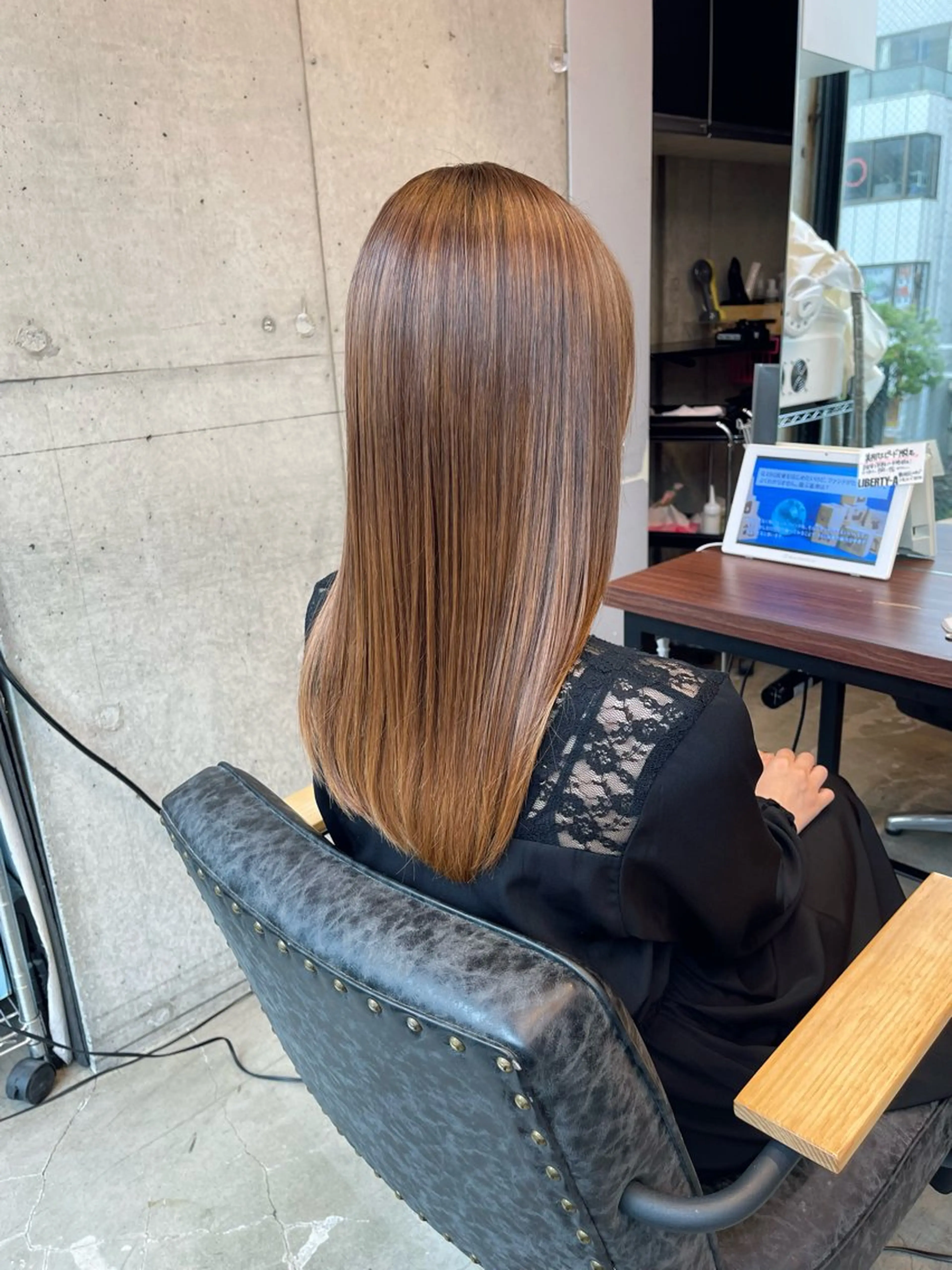 セミロング 平栗 篤のヘアスタイル