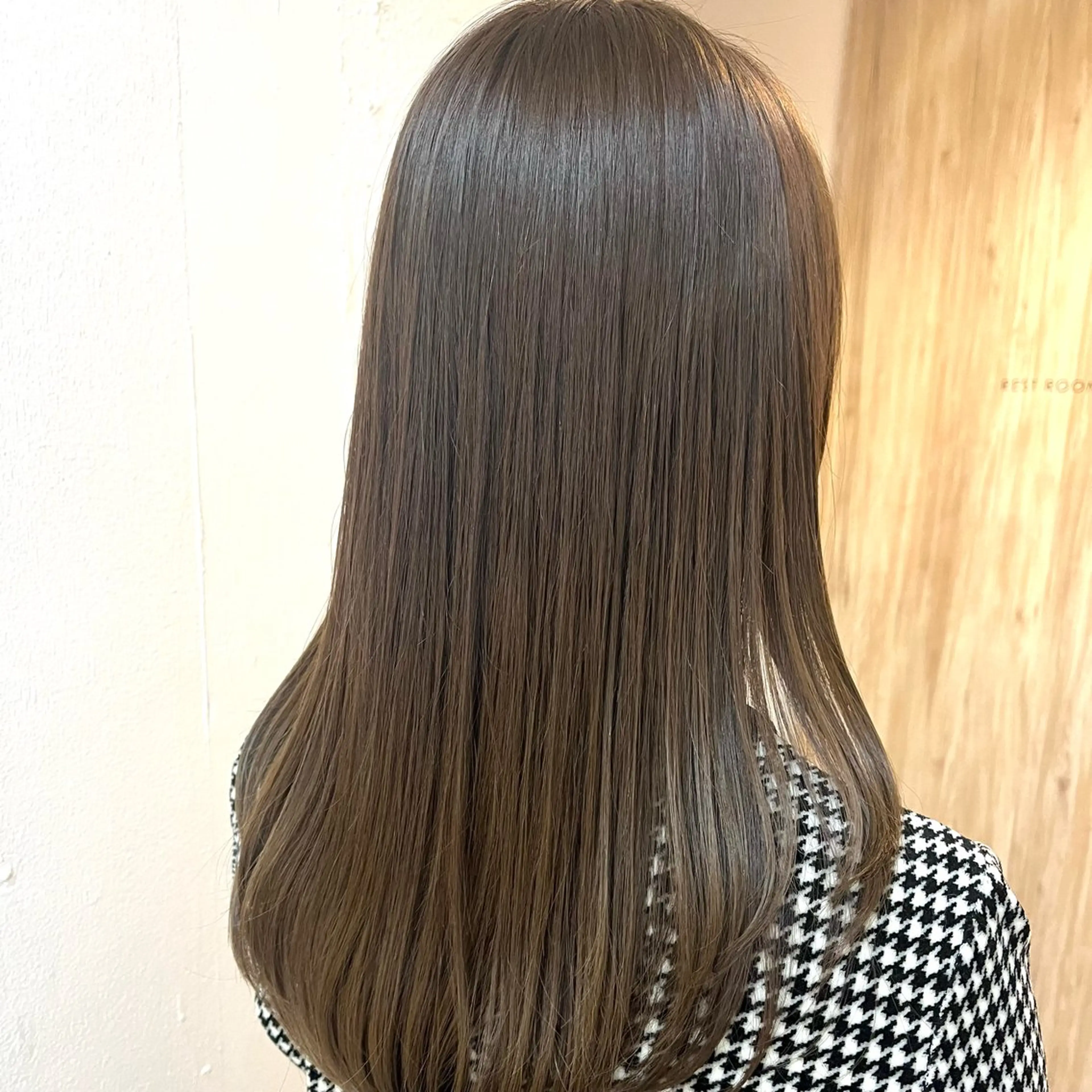 セミロング カラー カット ヘアカラー トリートメント 透明感カラー/ 髪質改善/レイヤーのヘアスタイル