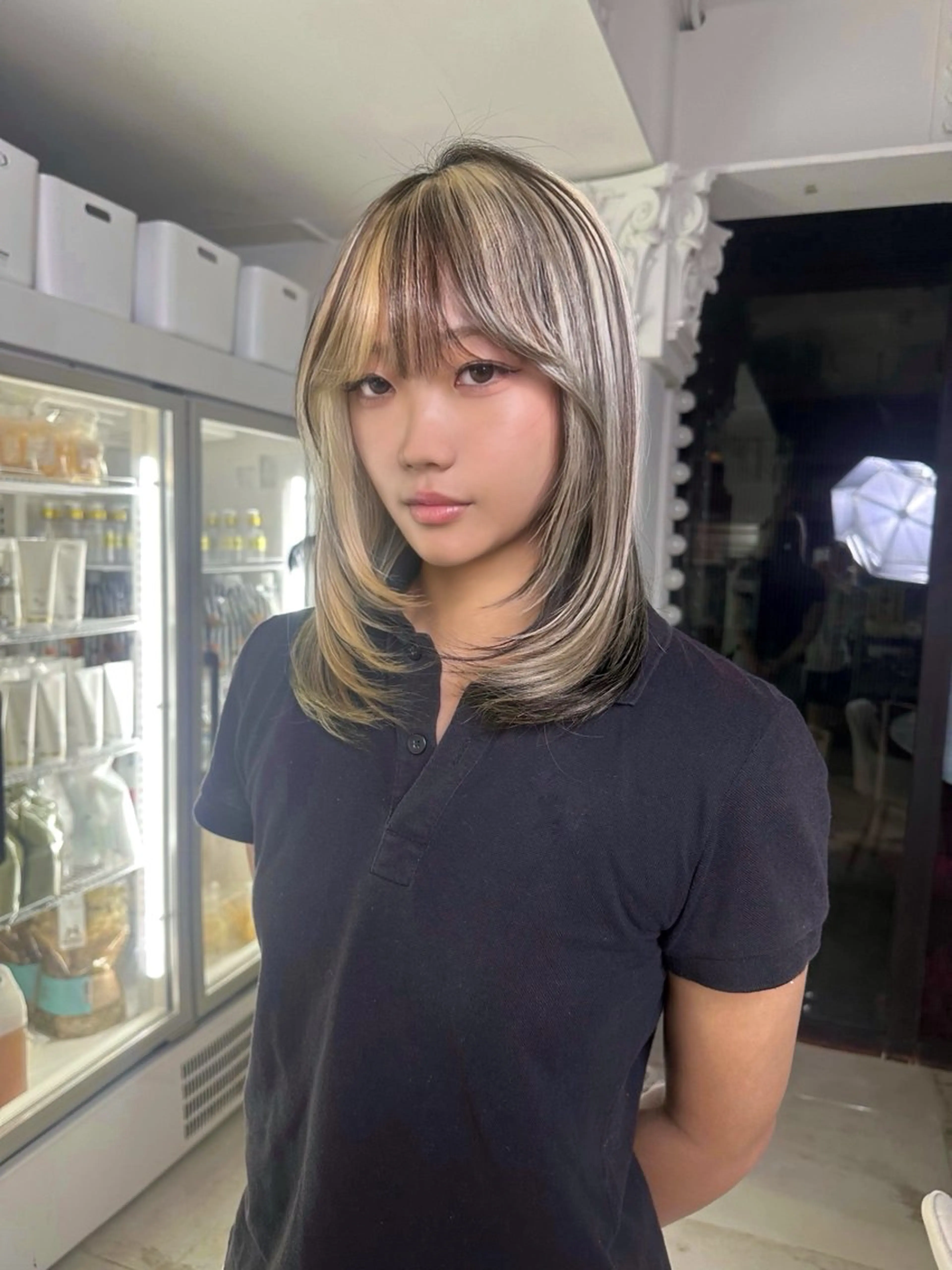 カラー RiA/レイヤーカッ ト/ハッシュカットのヘアスタイル