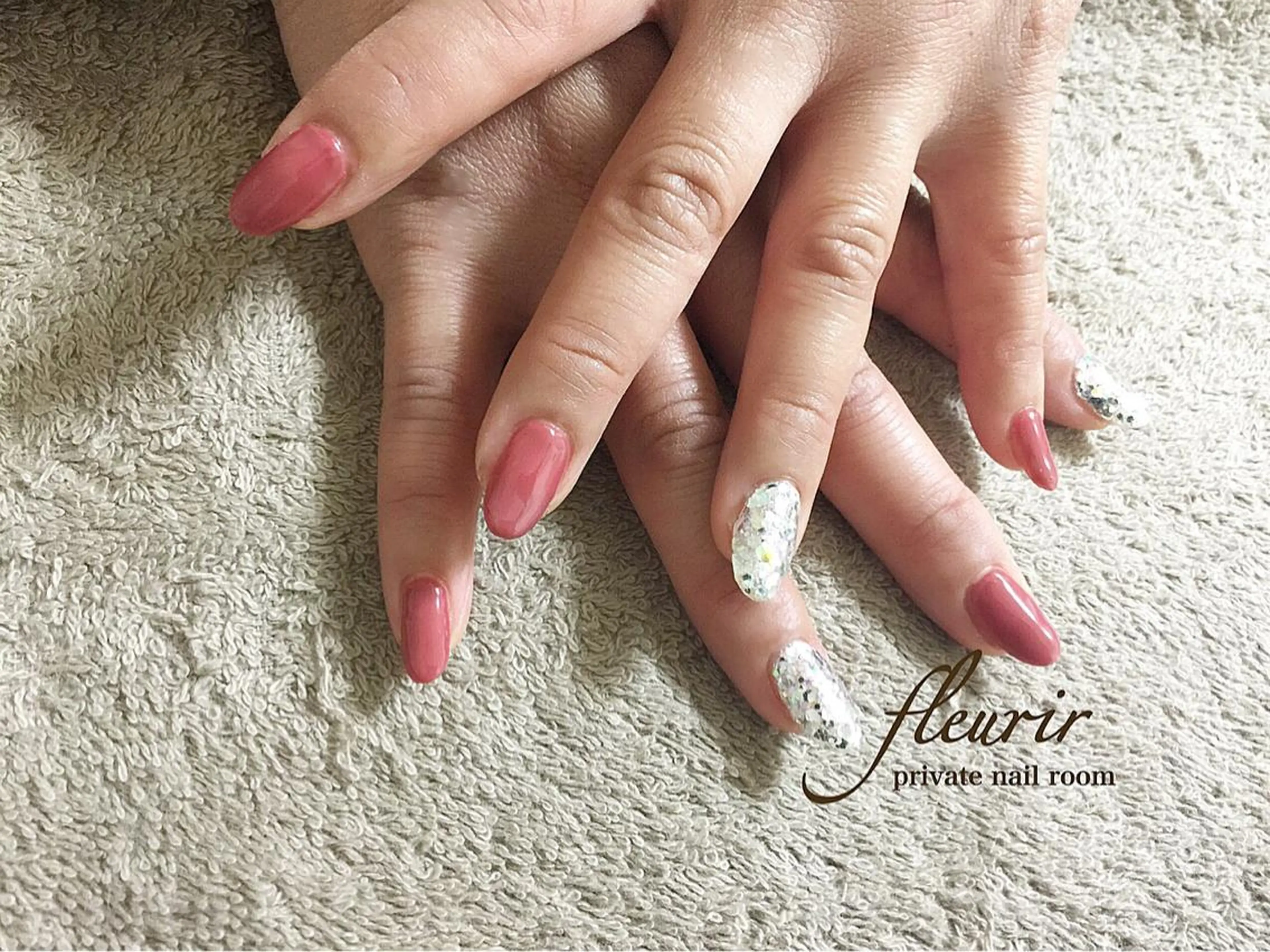 ネイル ホログラムネイル ストーンネイル フルリール 【プライベートサロンのネイルデザイン