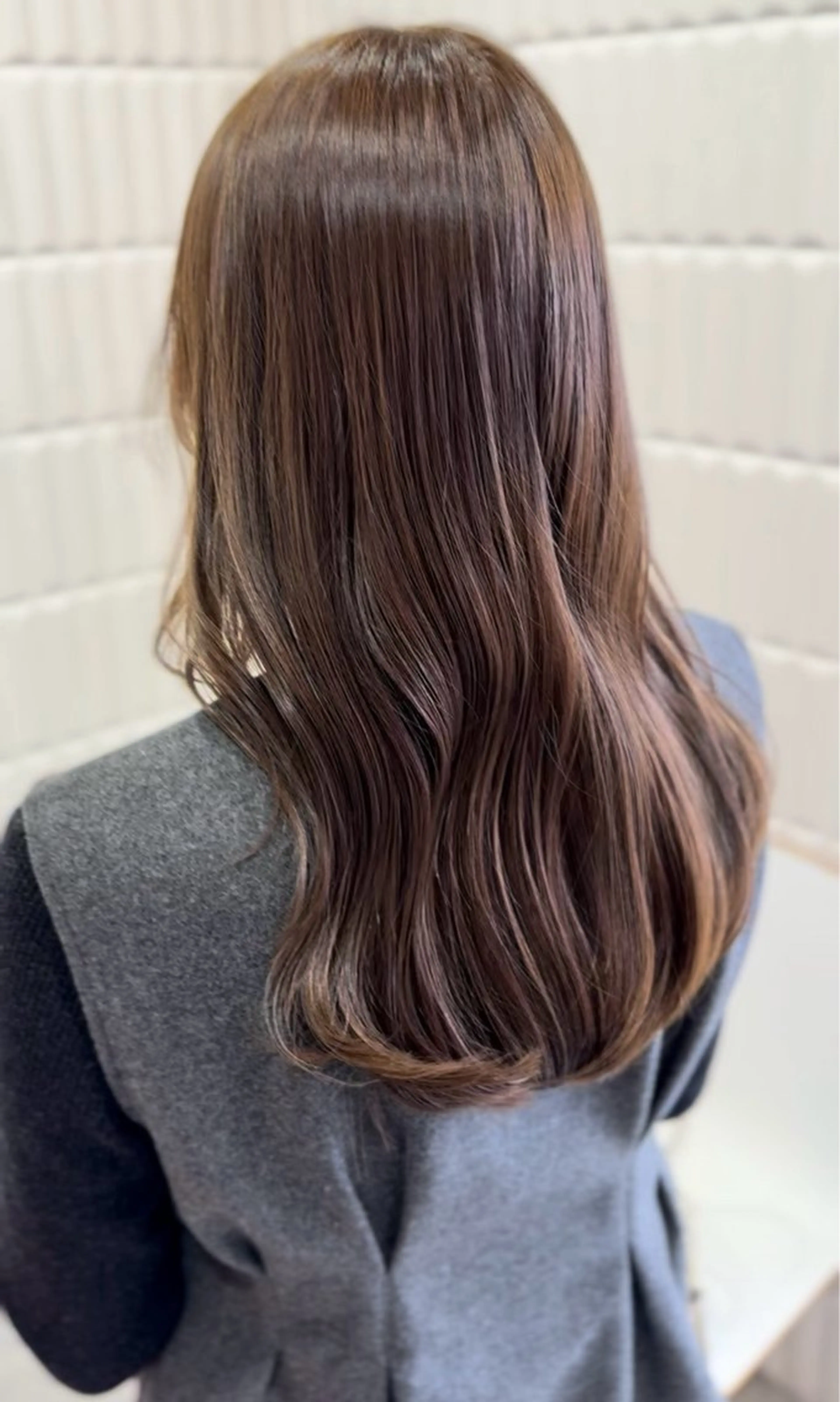 ロング 新宅 綾乃のヘアスタイル