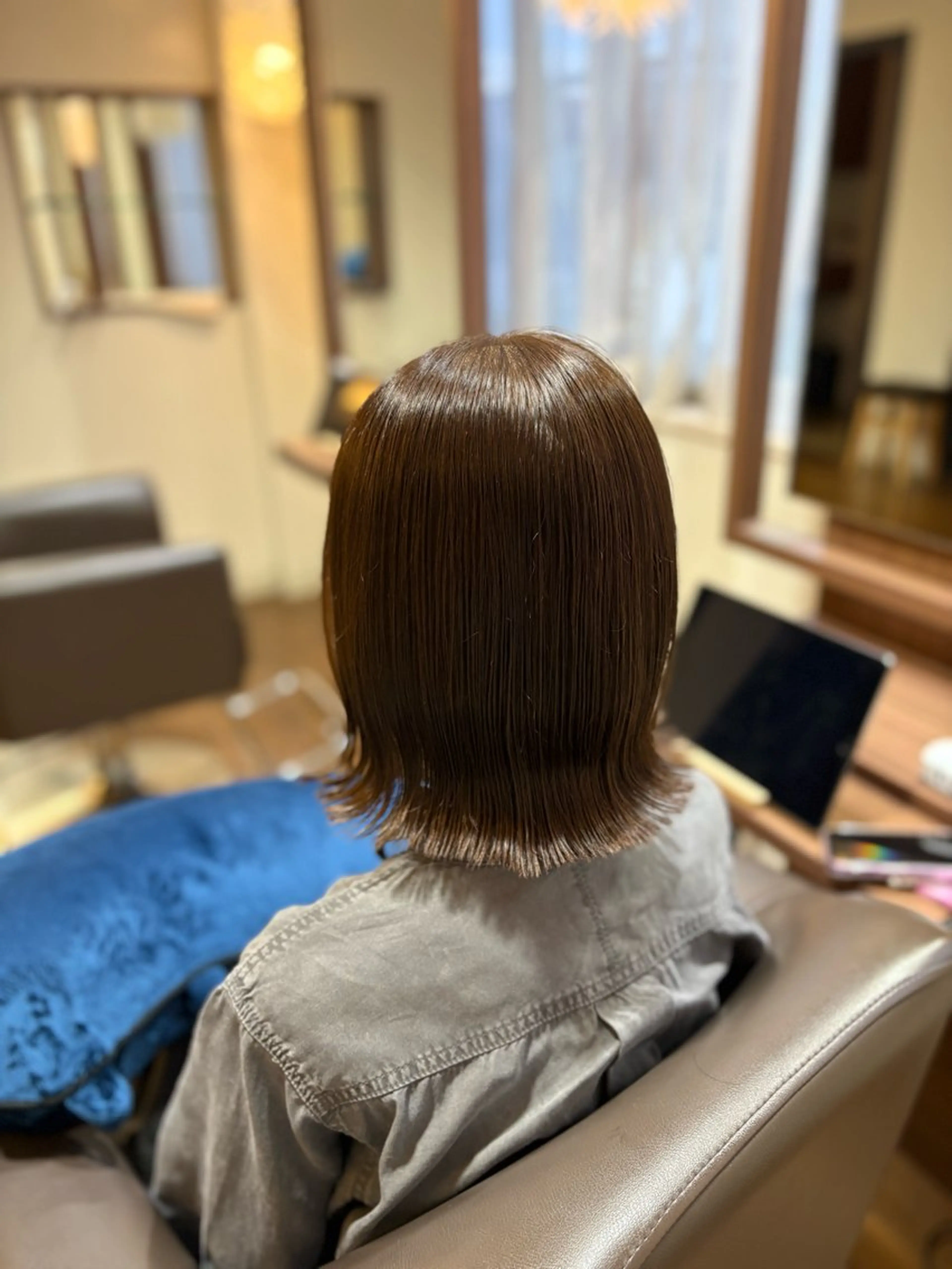 ショート カラー ベージュカラー ブリーチ ブラウンカラー ブリーチなしカラー 三浦 萌佳のヘアスタイル