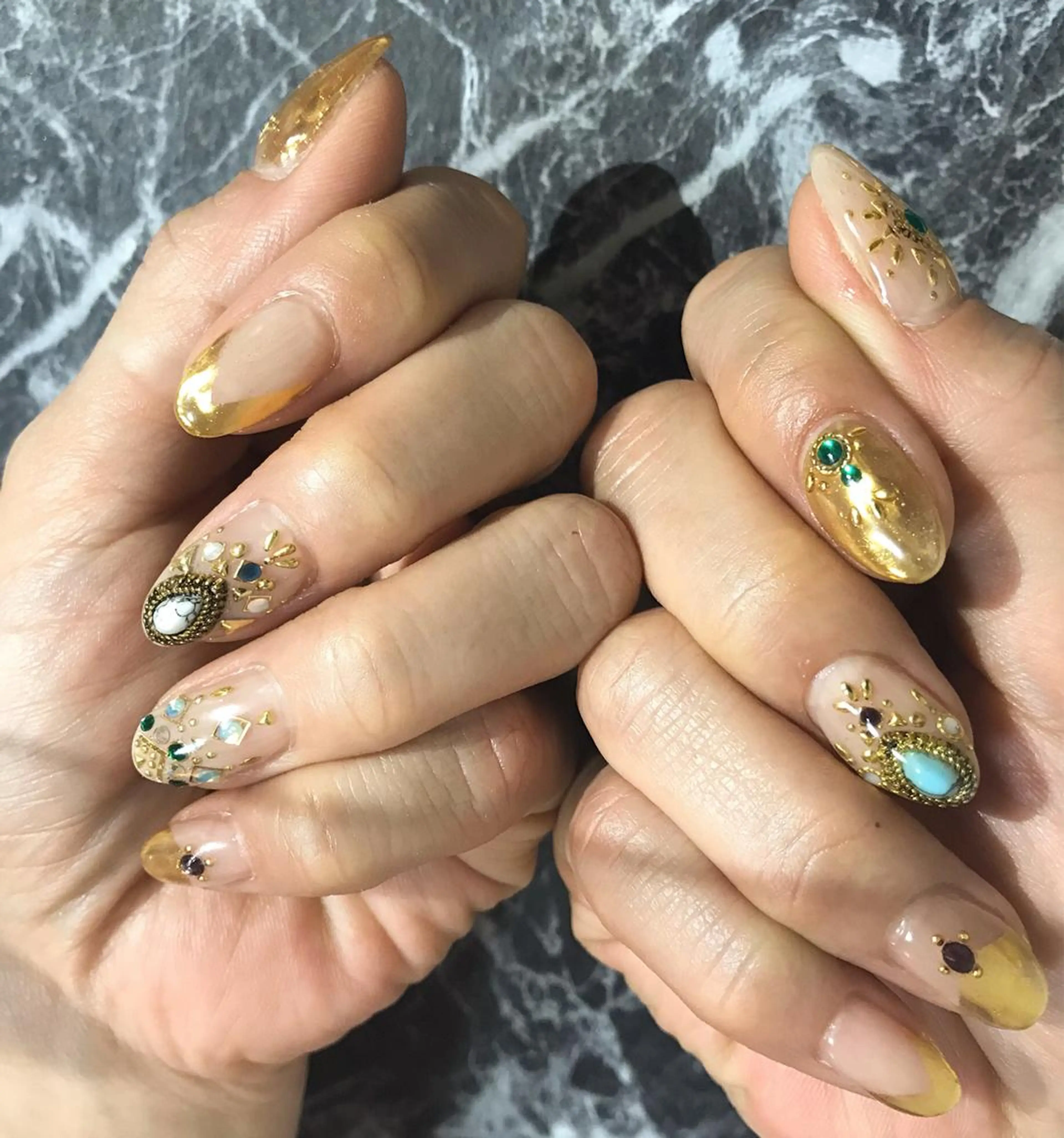 ネイル フットネイル ゴールド ニュアンスネイル シンプルネイル 春ネイル nail fufla ♡yamane♡のネイルデザイン