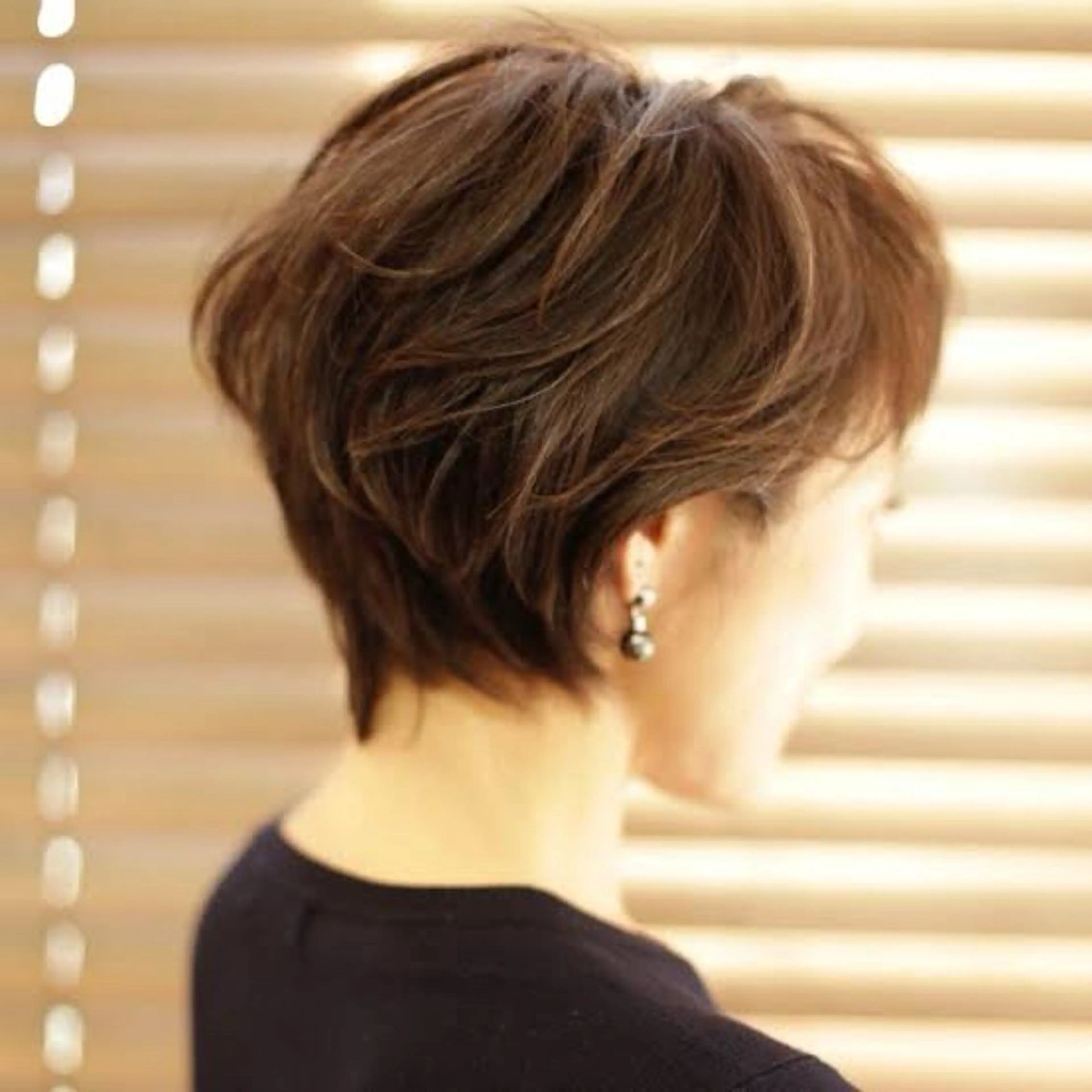 ショート ショートレイヤー レイヤーカット ショートヘア 髪質改善/カラー/ カット/富岡佑麻のヘアスタイル