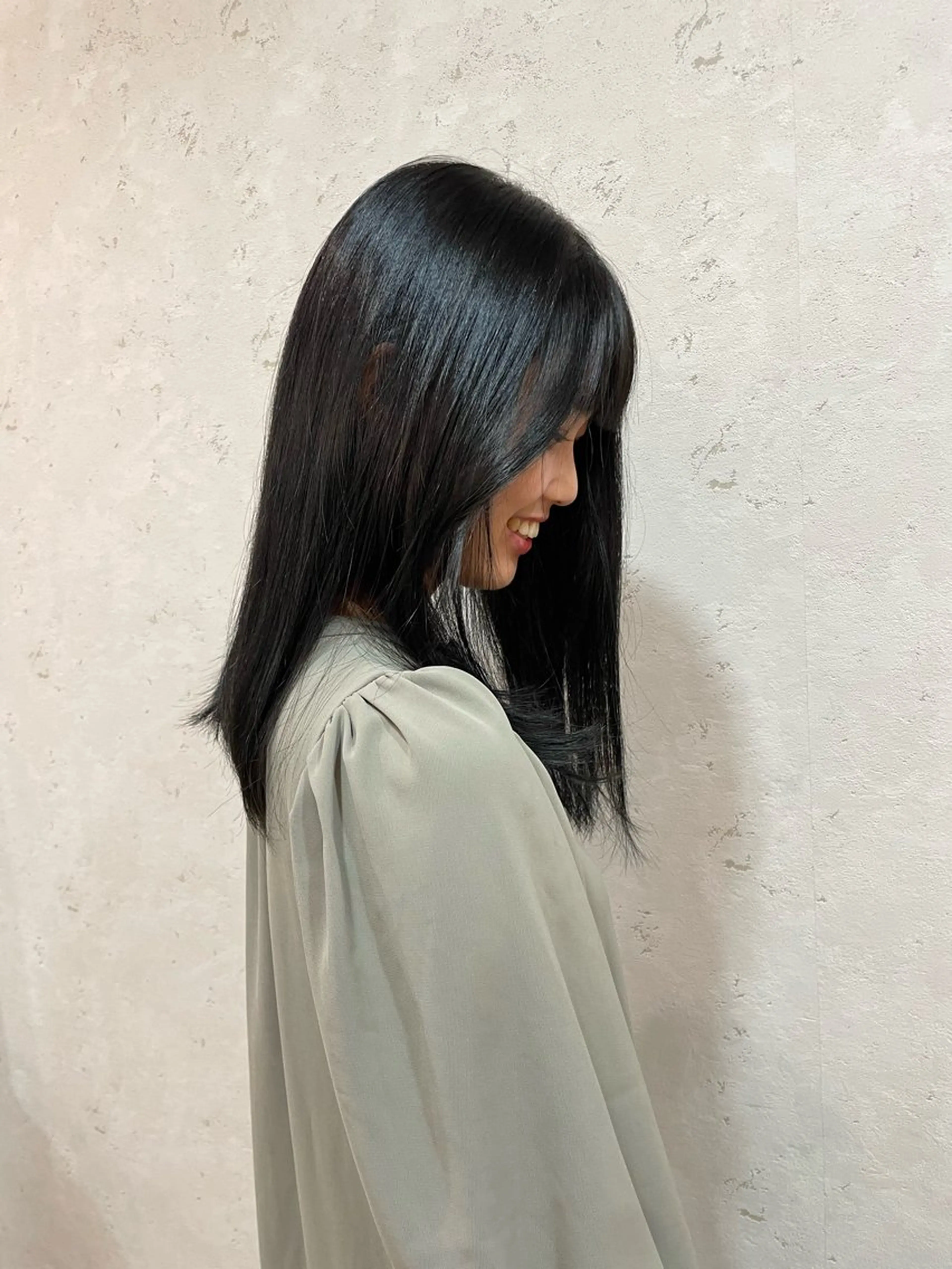 セミロング カラー 黒髪 ブルーカラー ブルーブラック 透明感カラー 髪質改善/Bloss om🌷高橋沙衣のヘアスタイル