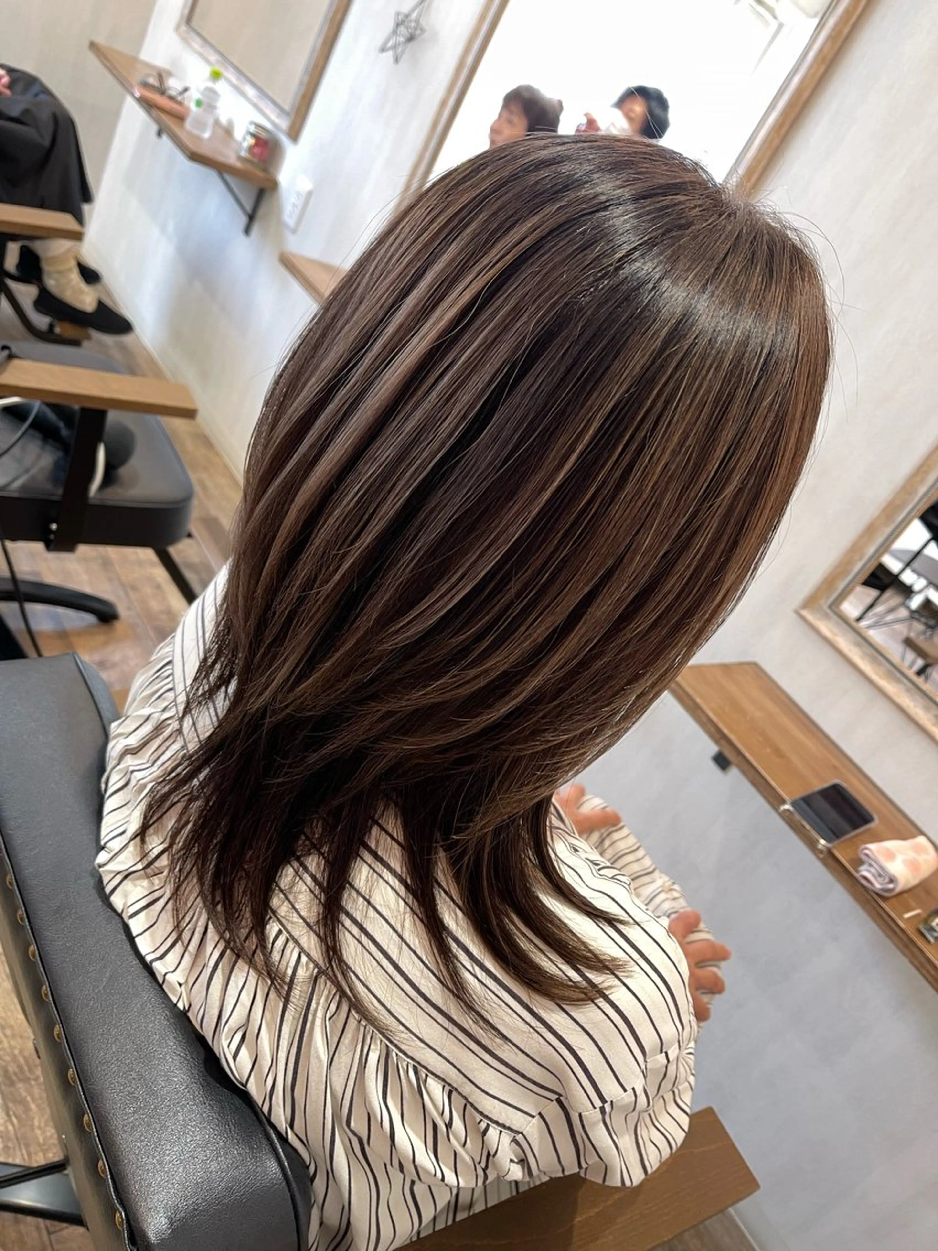 セミロング marou 新柏のヘアスタイル