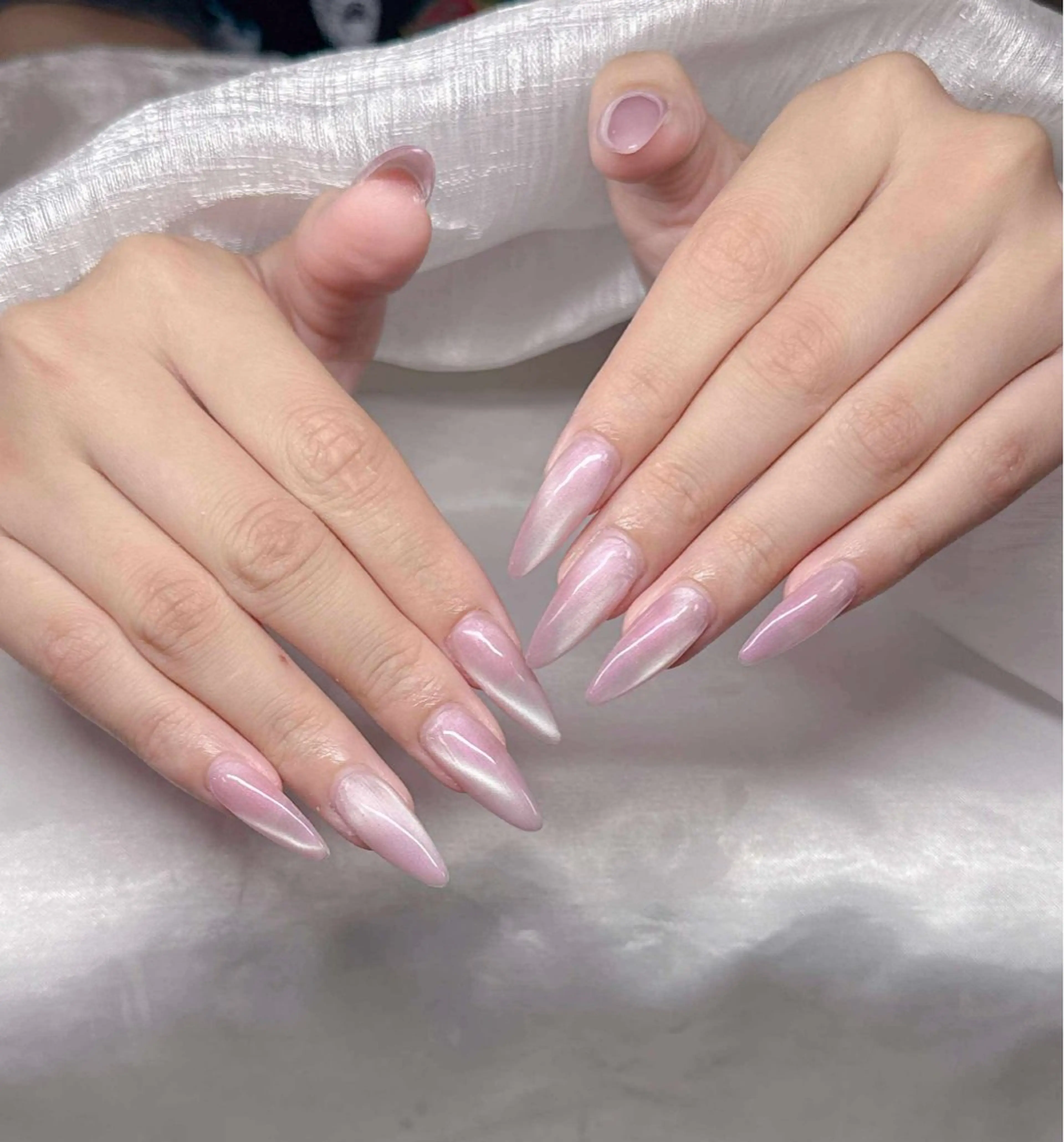 ネイル 長さ出し グラデーション 卒業式 キラキラネイル マグネットネイル ハンドネイル Lee Nailsのネイルデザイン