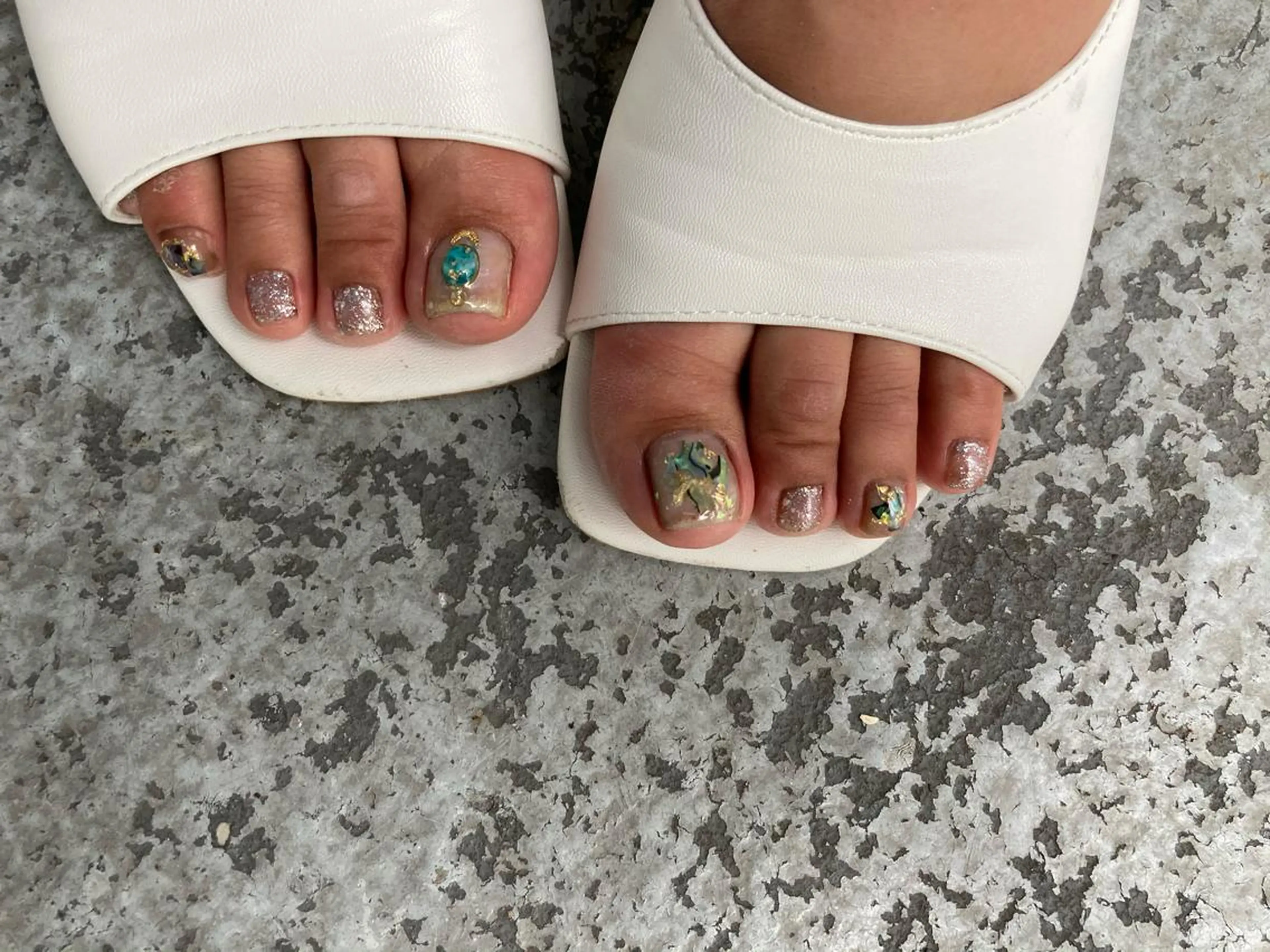 ネイル フットネイル 小林 束紗のネイルデザイン