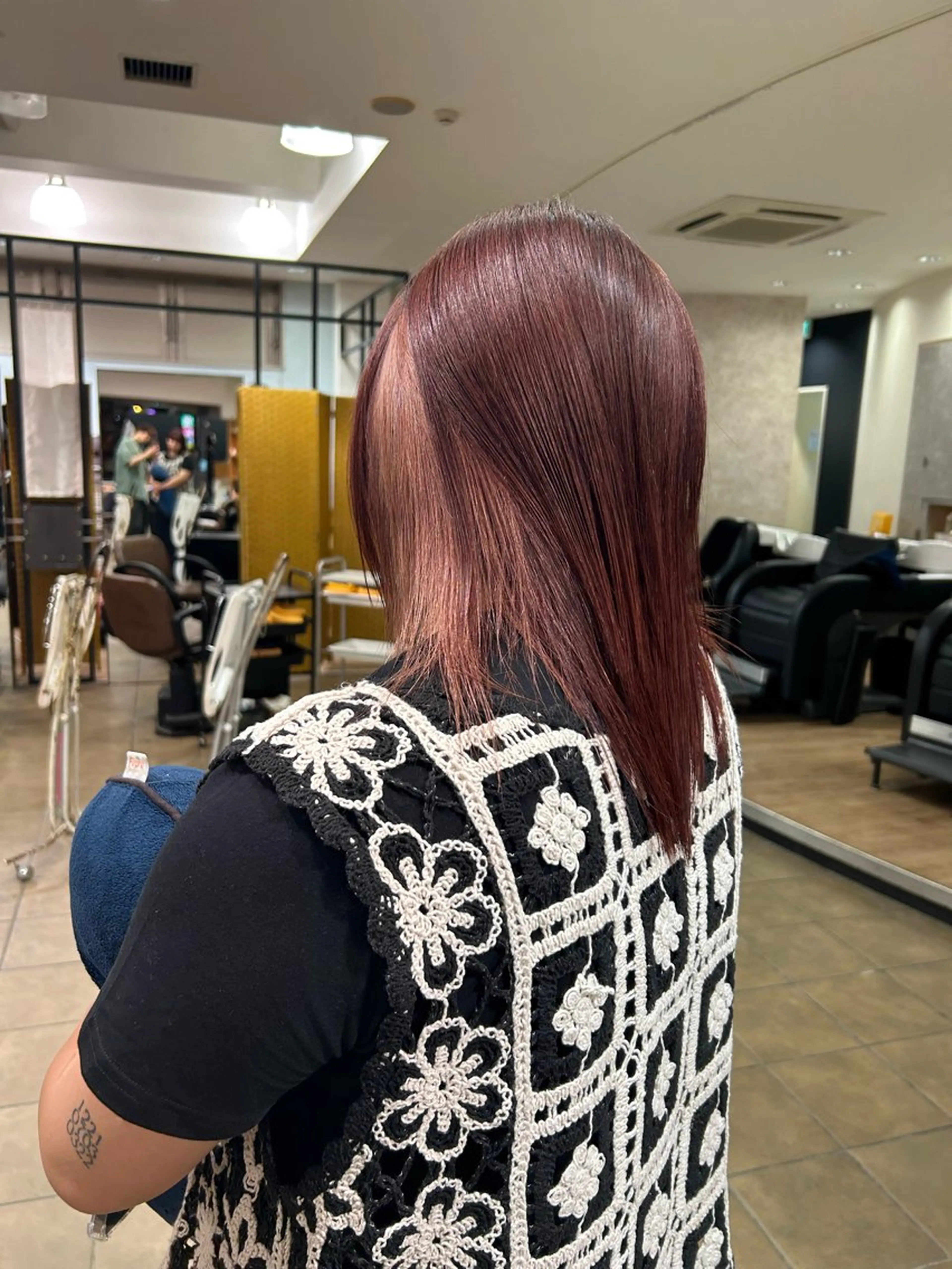 カラー ベージュカラー ピンクカラー ピンクベージュ シオカワ ケンショウのヘアスタイル