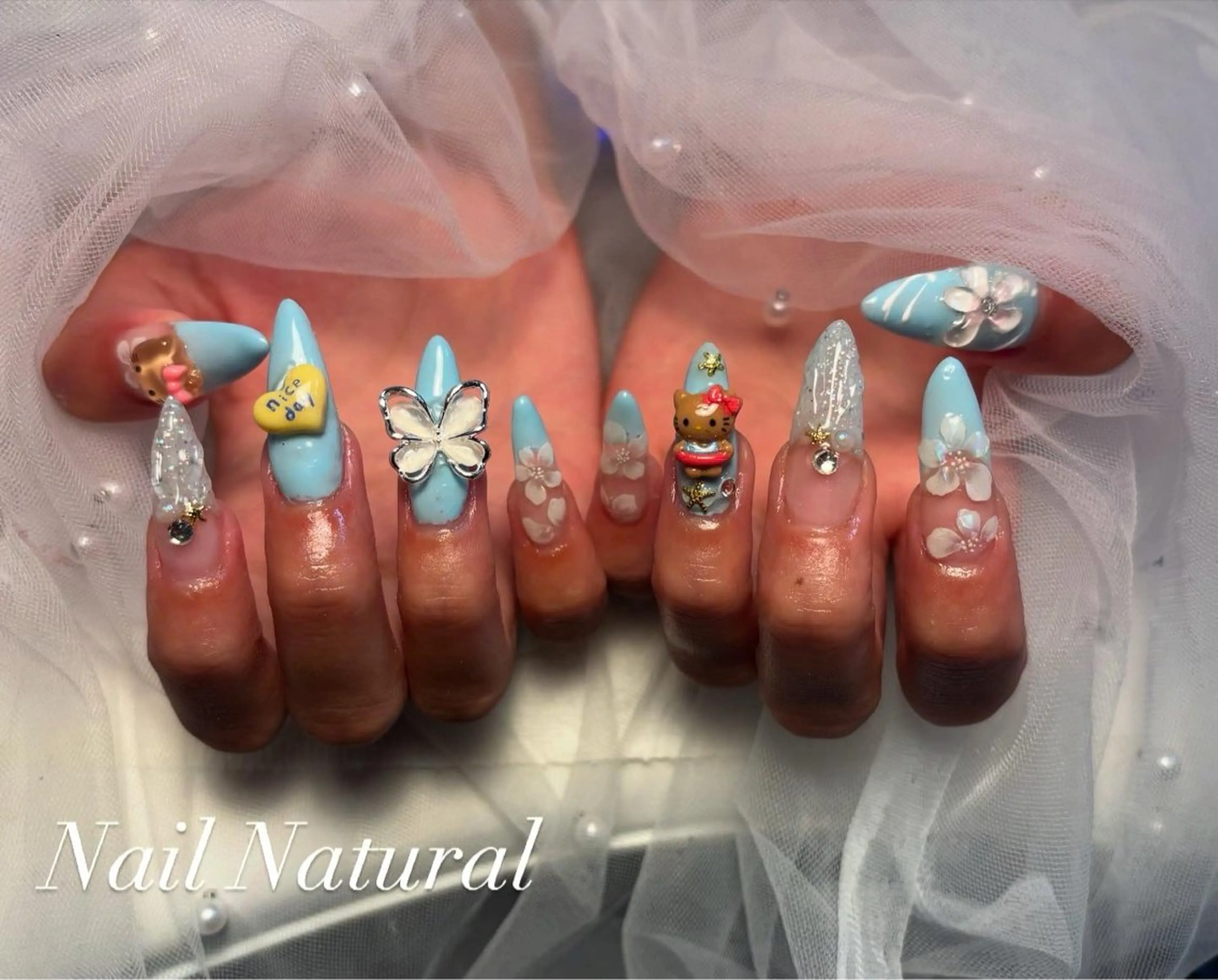 ネイル フラッシュネイル フットネイル フレンチネイル ジェルネイル ガラスフレンチ ハンドネイル Nail salon Natulalのネイルデザイン