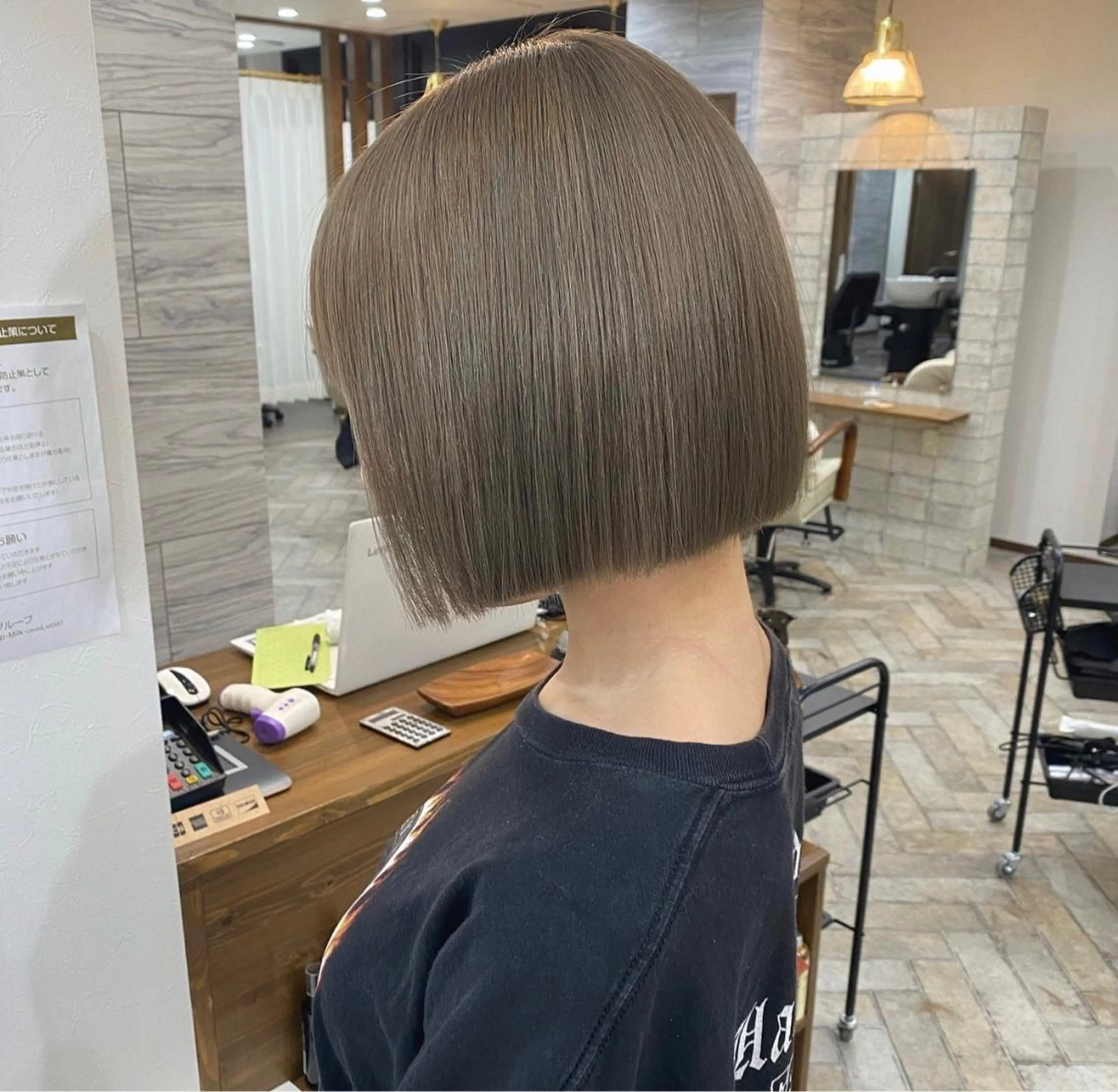 ショート カラー ブリーチ ケアブリーチ 透明感カラー ダブルカラー グレージュ カット ヘアカラー トリートメント エクステモデル募集 💗大阪梅田/川上のヘアスタイル