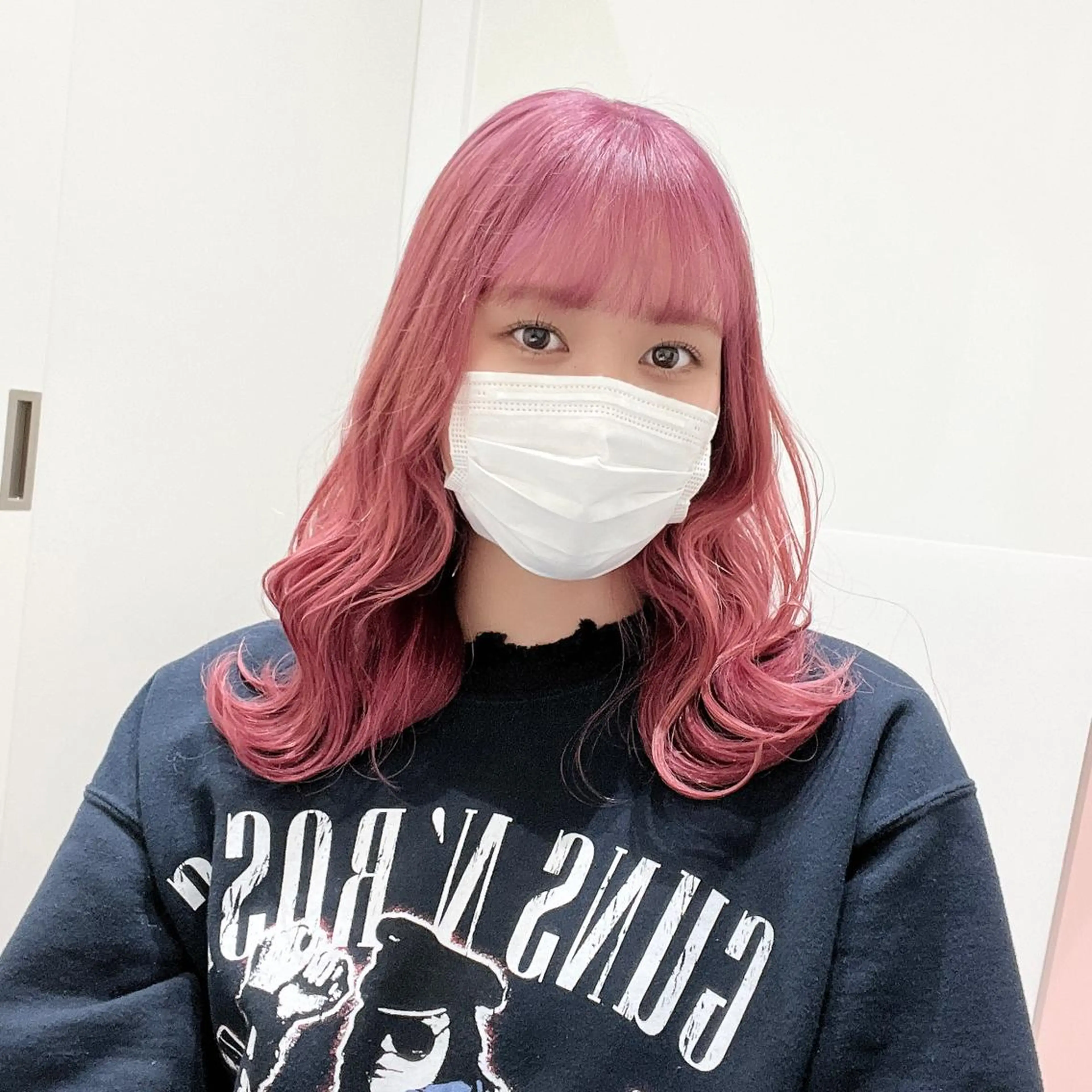 セミロング カラー 🩵ブリーチカラー 🐈MIORI🩵のヘアスタイル