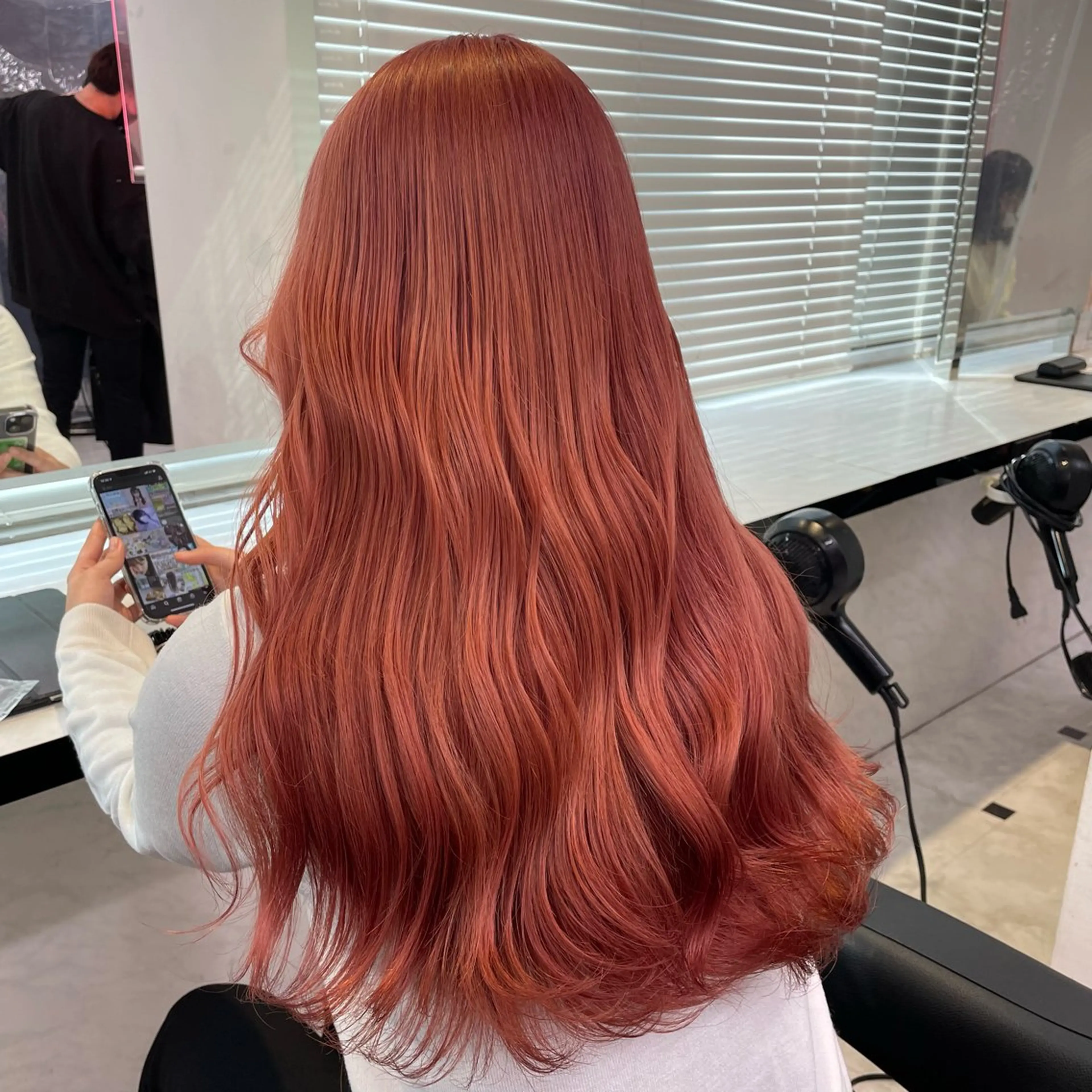 ロング カラー ヘアアレンジ ダブルカラー オレンジ ピンクカラー ヘアカラー ピンク・ベージュ🩰 カラー🫧とらのヘアスタイル