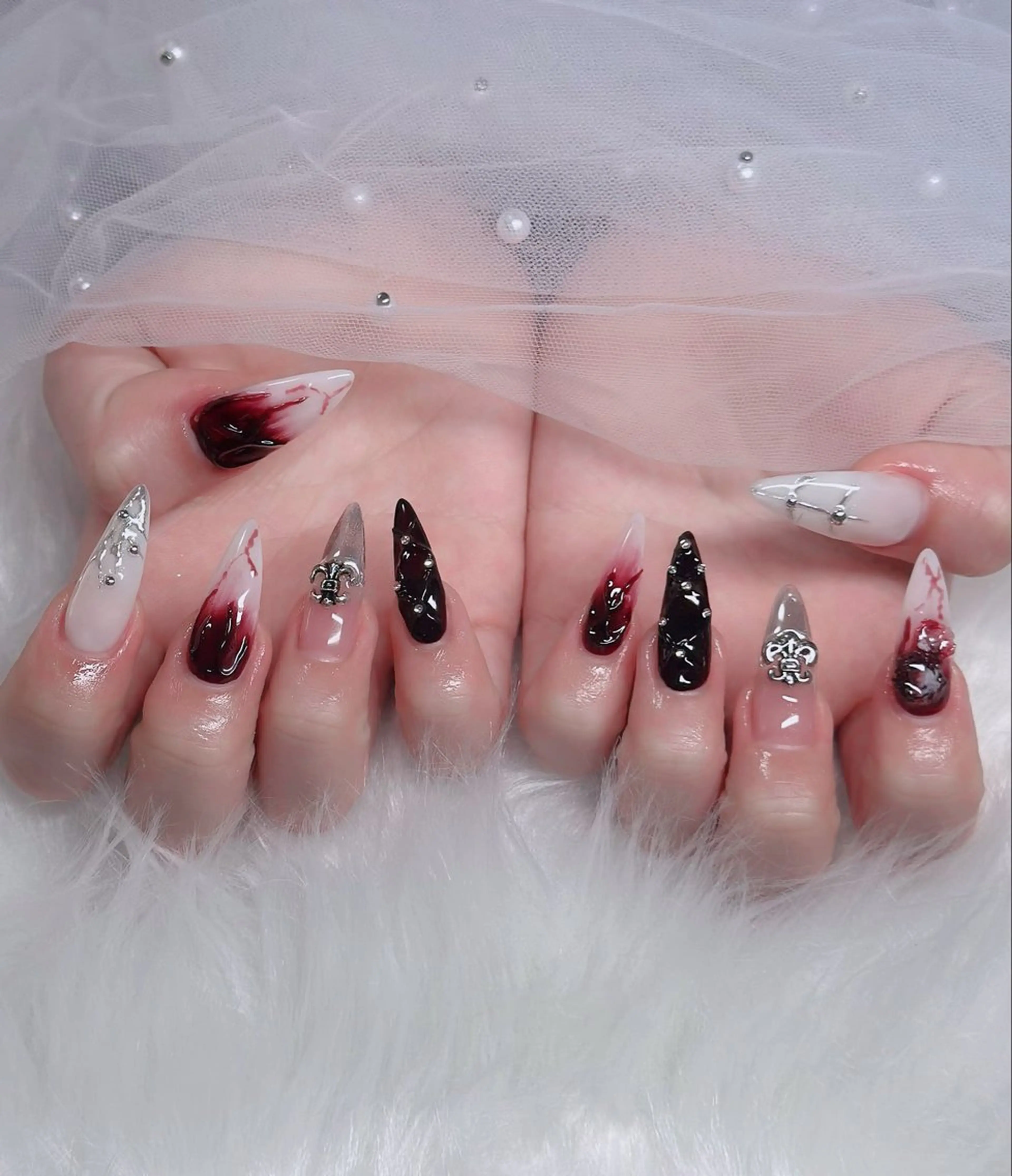 ネイル オーロラネイル フレンチネイル ジェルネイル ハロウィン キラキラネイル ハンドネイル H.baby Nail Salonのネイルデザイン