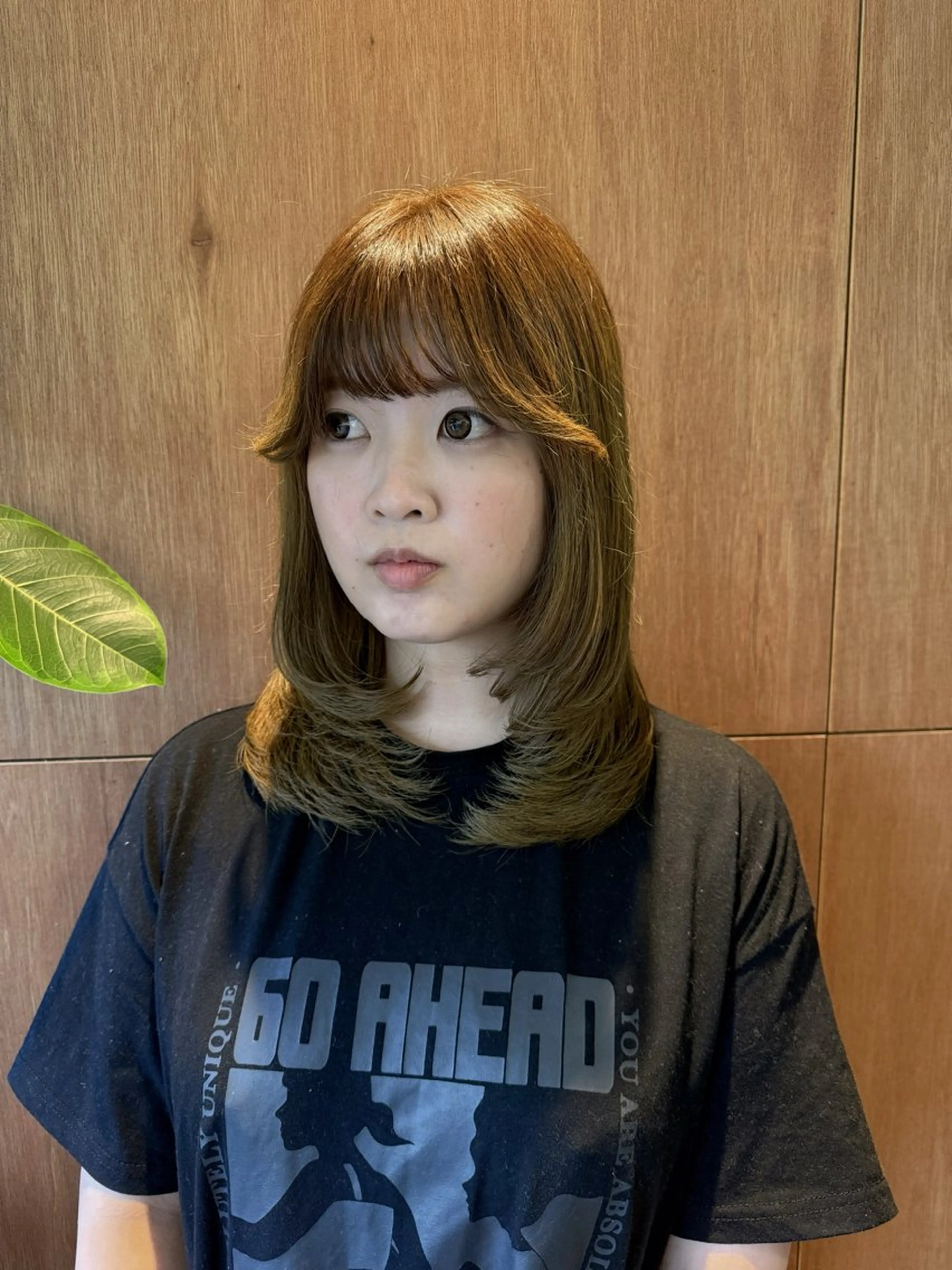 ミディアム カラー ベージュカラー 透明感カラー オリーブベージュ くびれヘア レイヤーカット カット ヘアカラー トリートメント 角岡 真帆のヘアスタイル