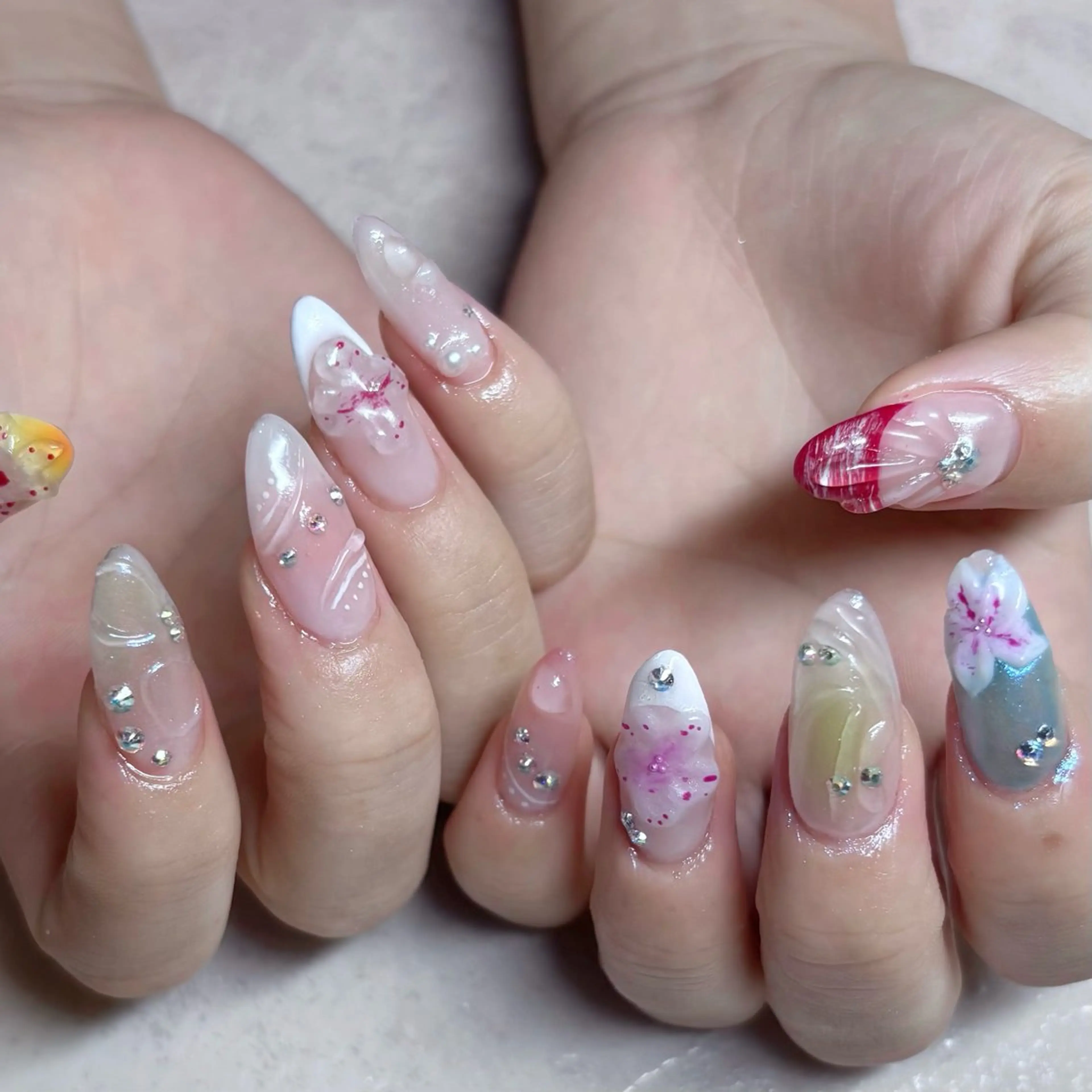 ネイル mimi 高石桃朱のネイルデザイン