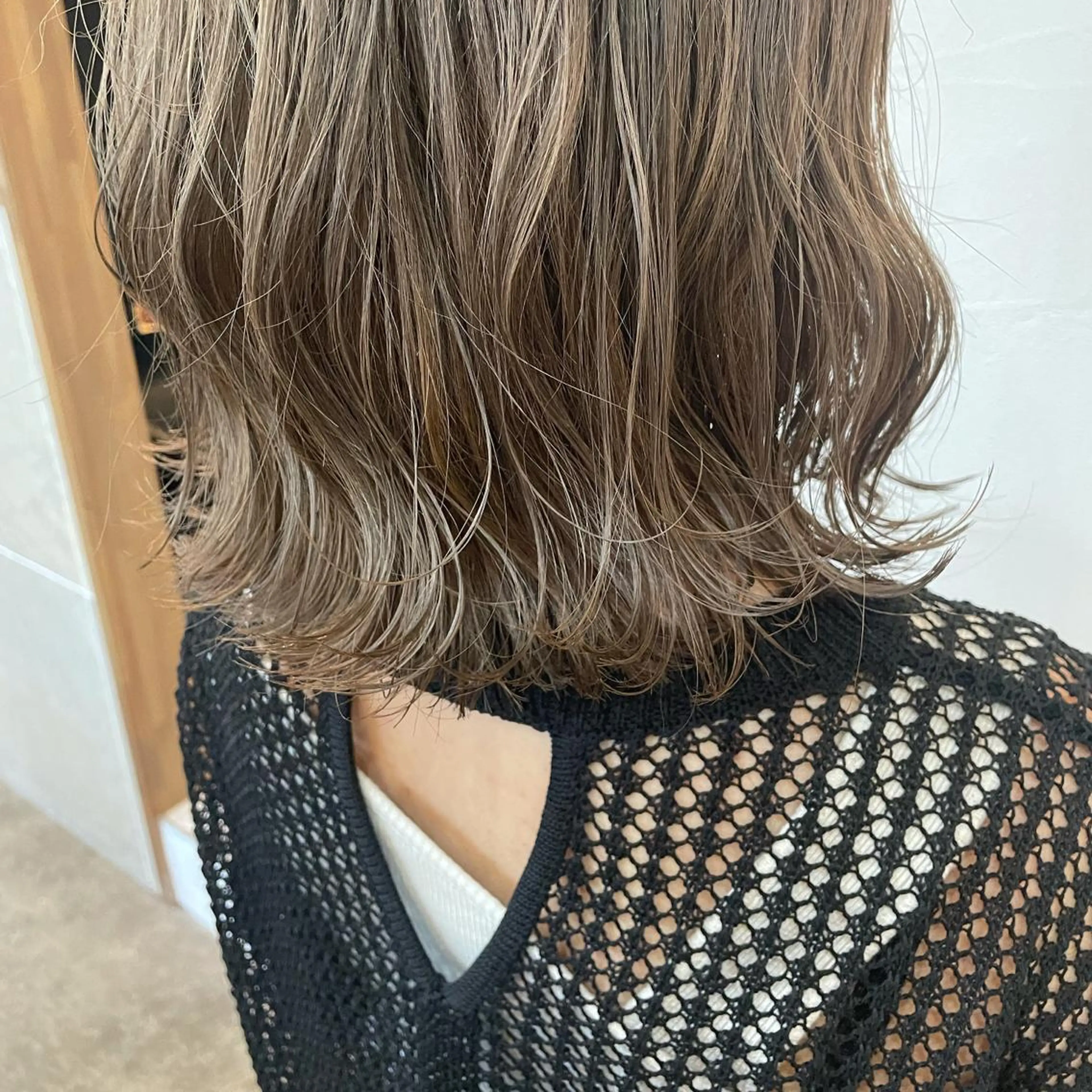 ミディアム ブリーチなしベージュ カラー佐藤華厘のヘアスタイル