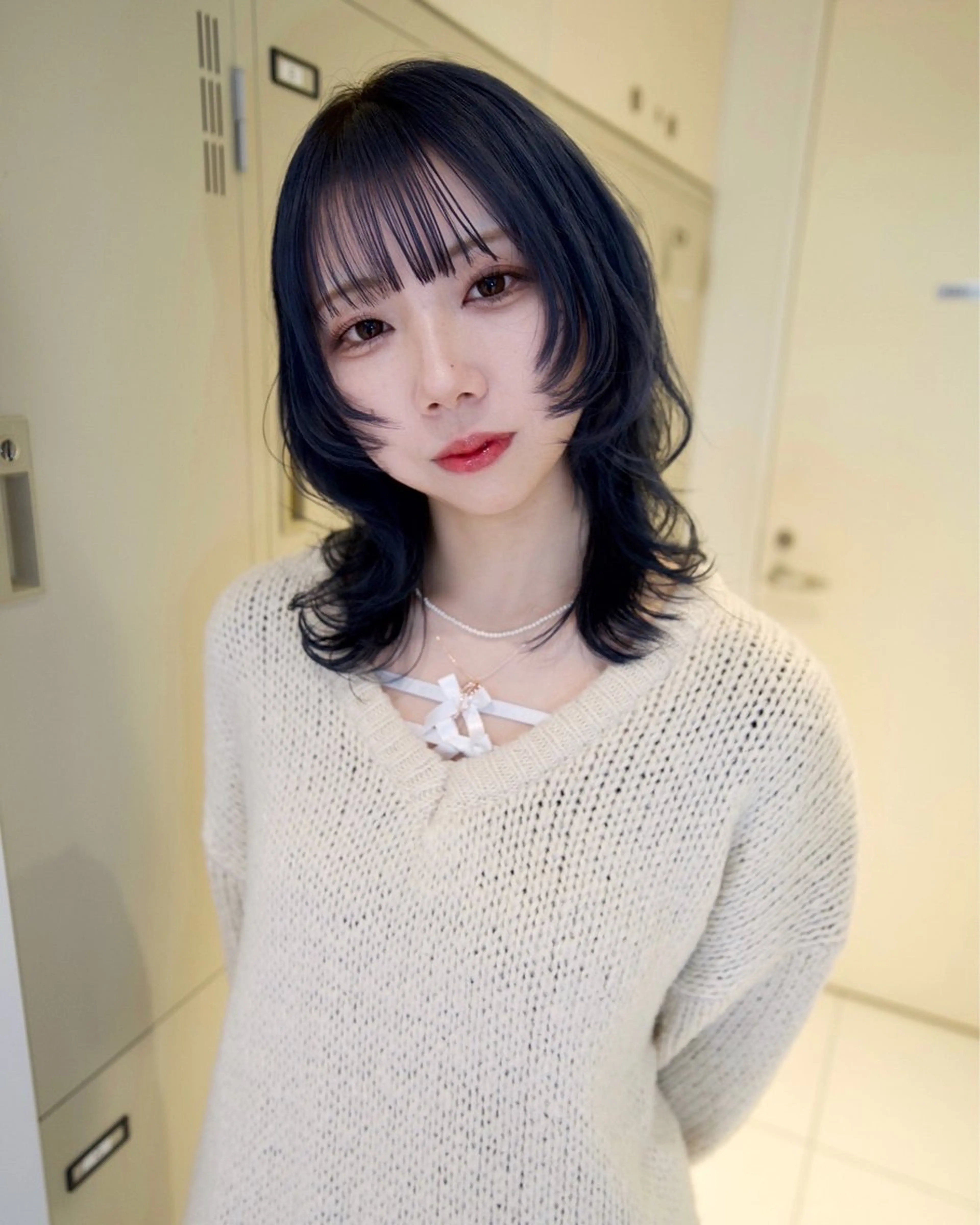 ミディアム カラー ブリーチ ネイビーカラー ウルフカット ウルフカット ハッシュカット/七海のヘアスタイル