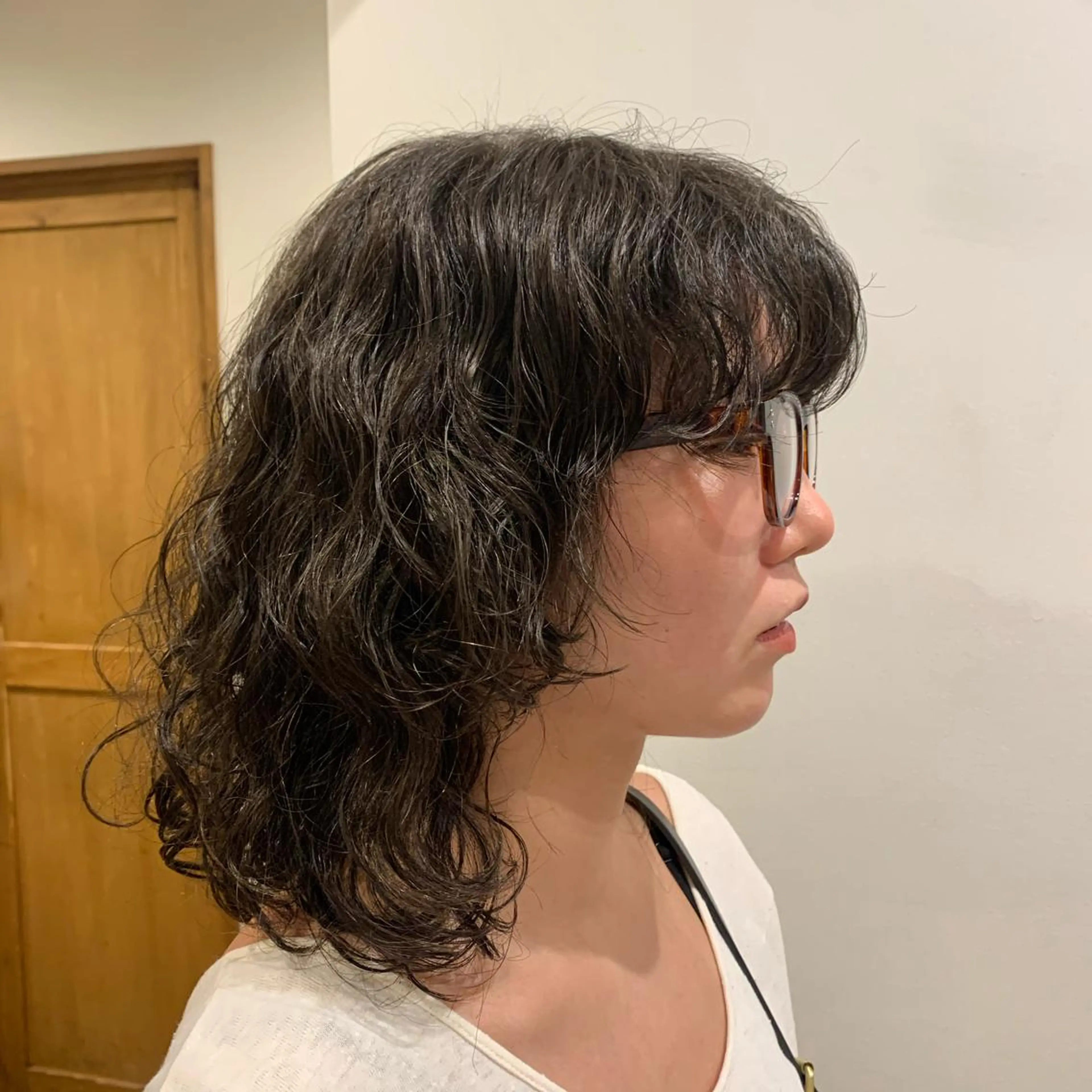 ミディアム カラー パーマ ブラウンカラー マットブラウン mizuho .のヘアスタイル