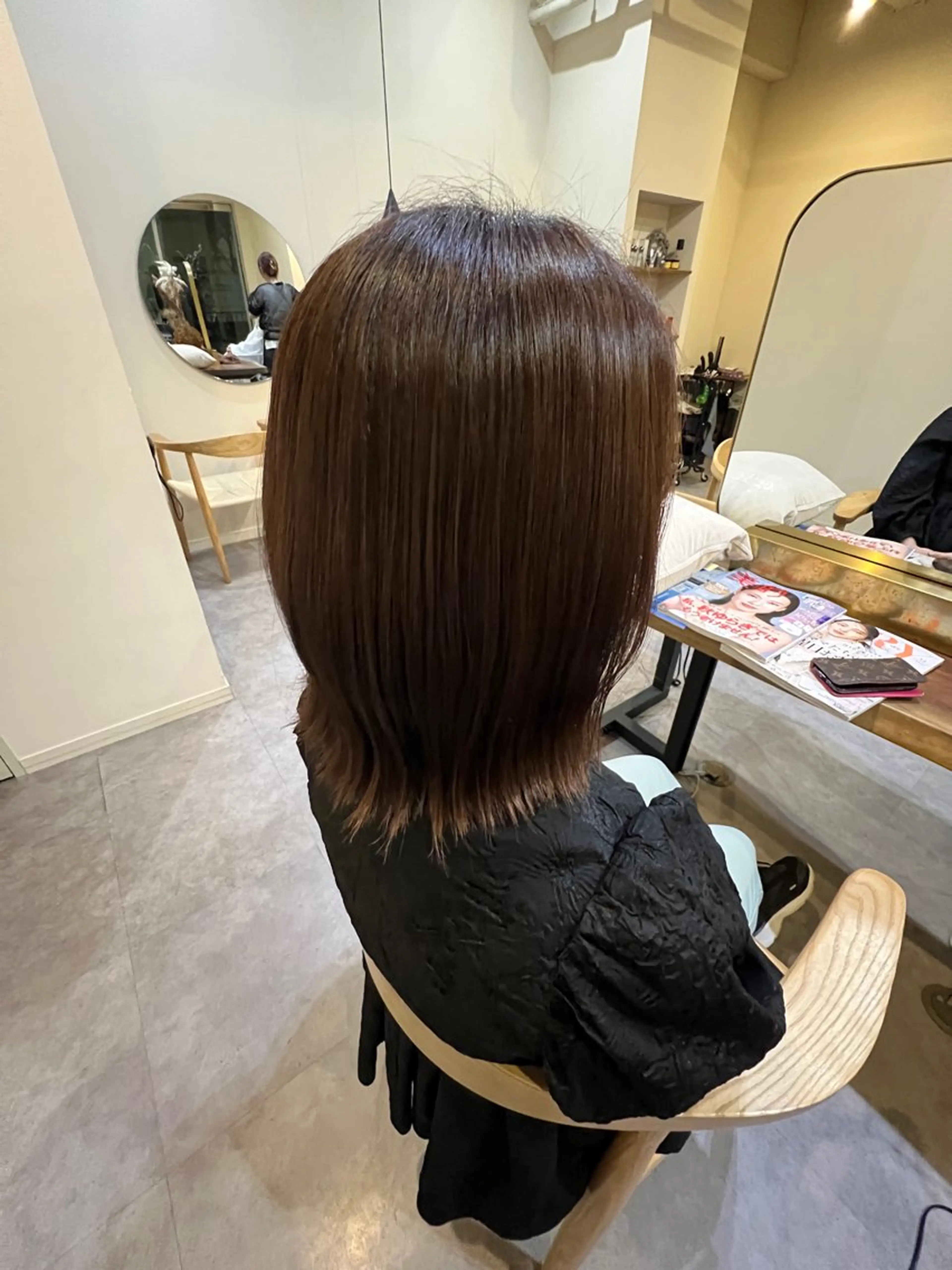 ミディアム ヘアカラー 浜崎 恵澄のヘアスタイル