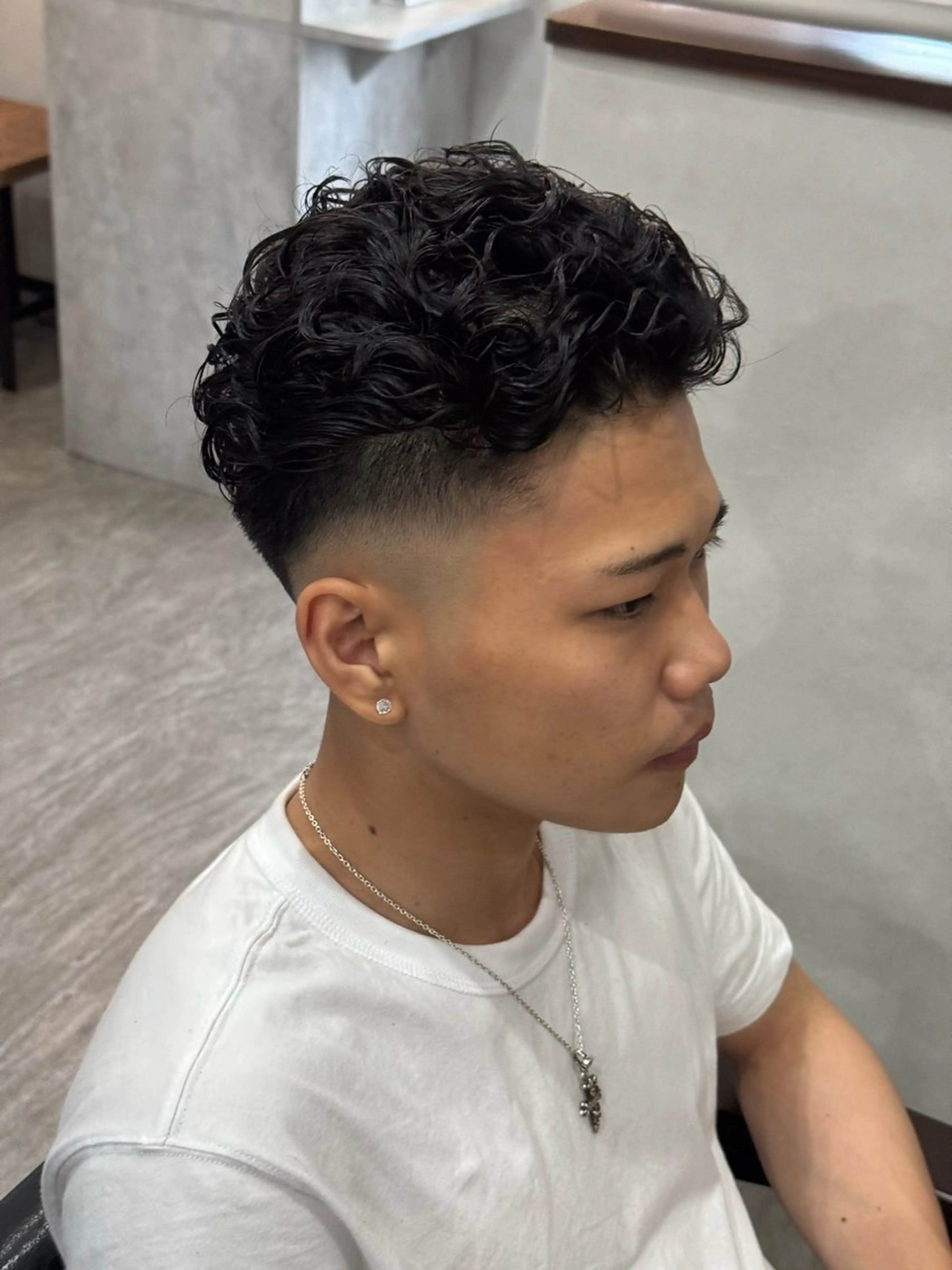 メンズ フェードカット メンズパーマ 鈴木 陸のヘアスタイル