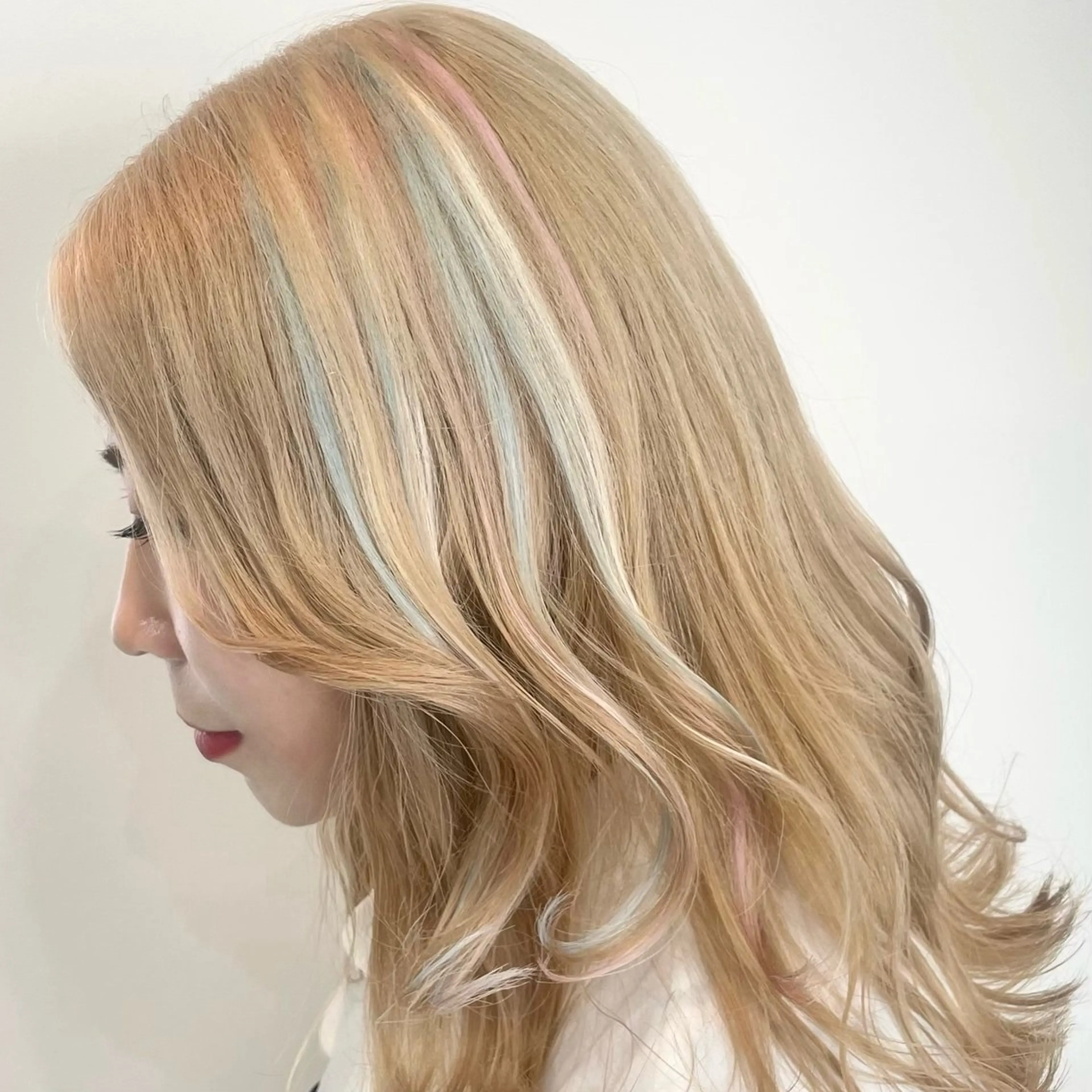 ミディアム カラー プルエクステ ピンクカラー ホワイトピンク エクステ デザインカラー/ ボブ/Natsukiのヘアスタイル