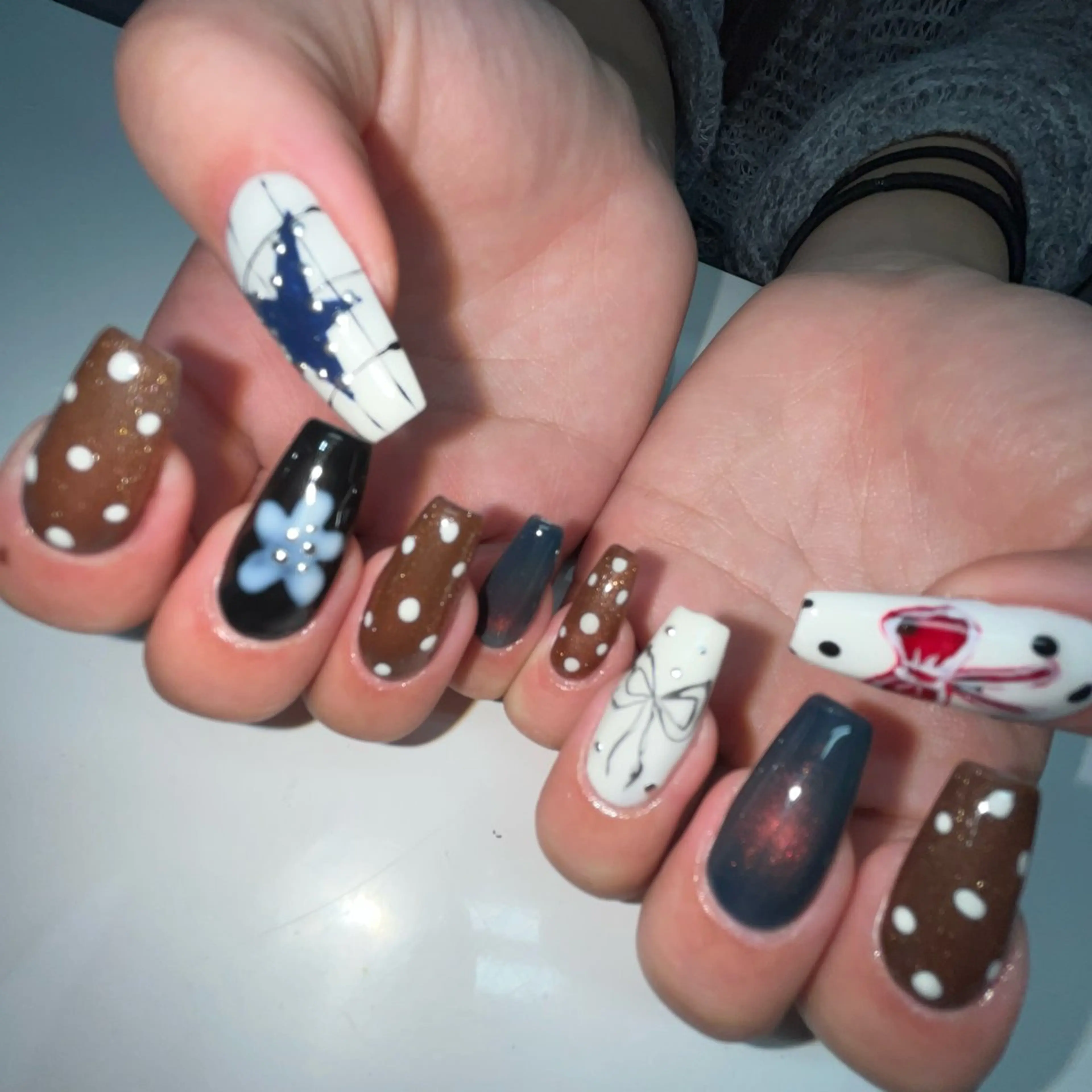 ミディアム ハンドネイル WOLTOKYO渋谷 Anzuのネイルデザイン