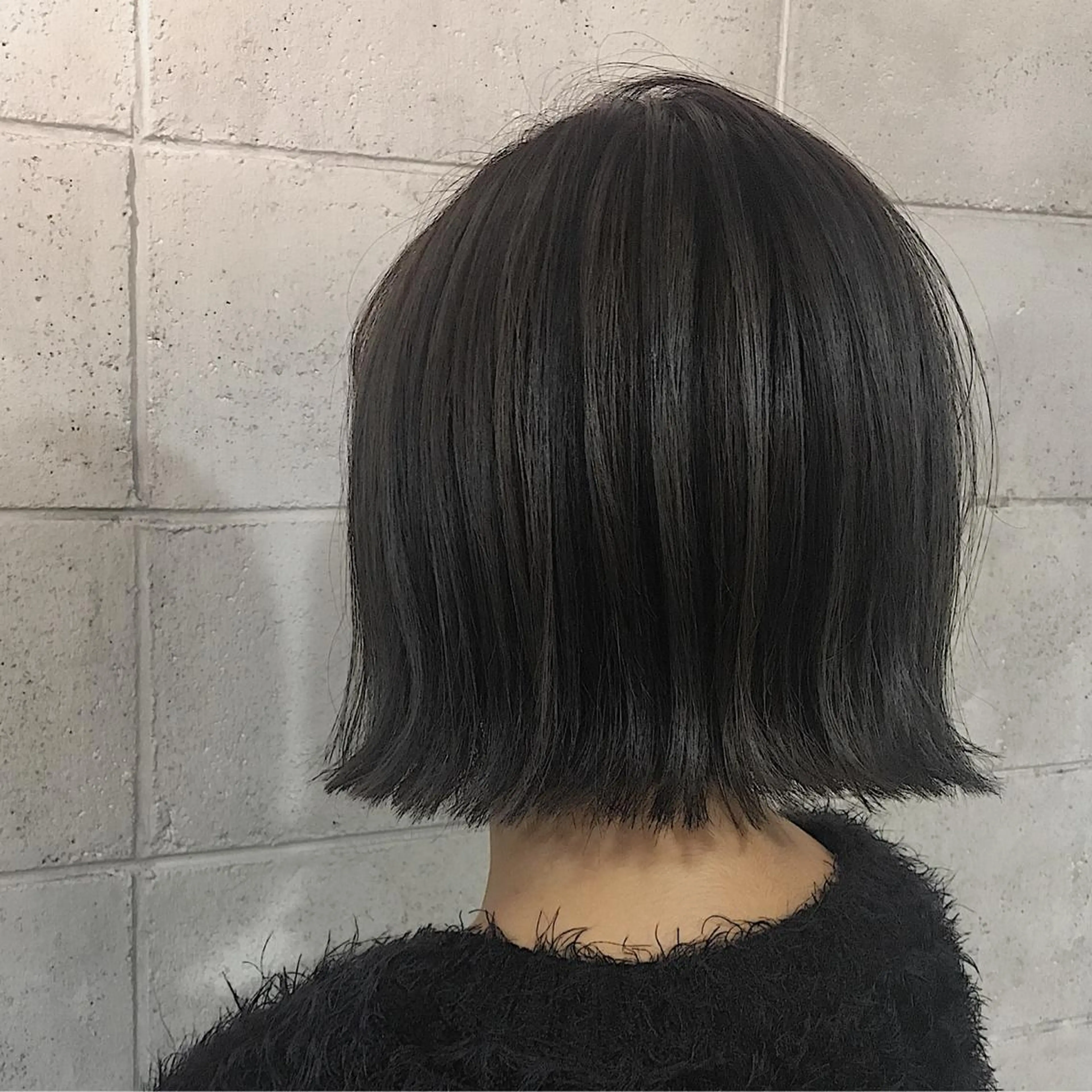 ショート カラー 切りっぱなしボブ アッシュ ボブ カット ヘアカラー KAIBORI ASUKAのヘアスタイル