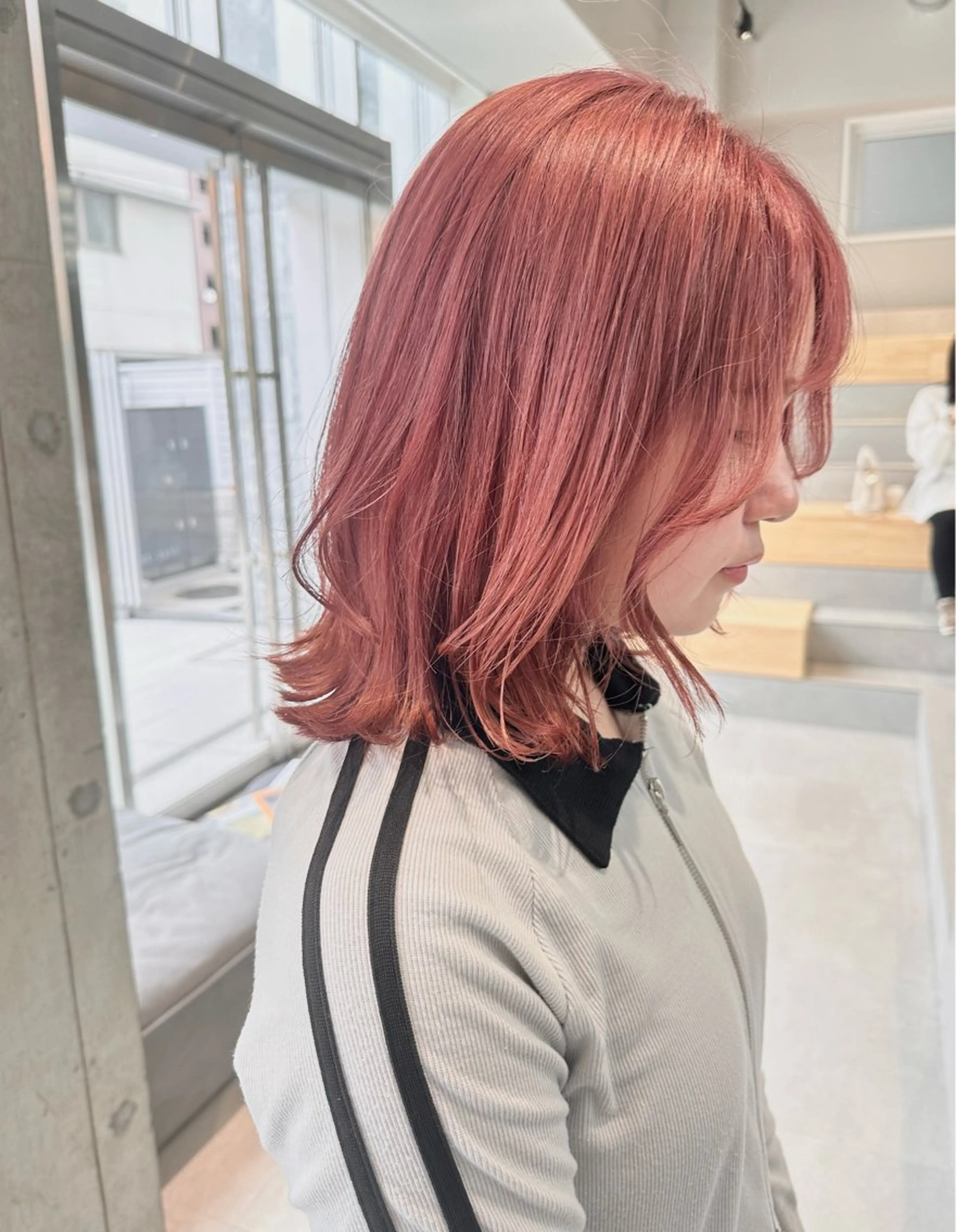 セミロング カラー 染谷 遥花のヘアスタイル