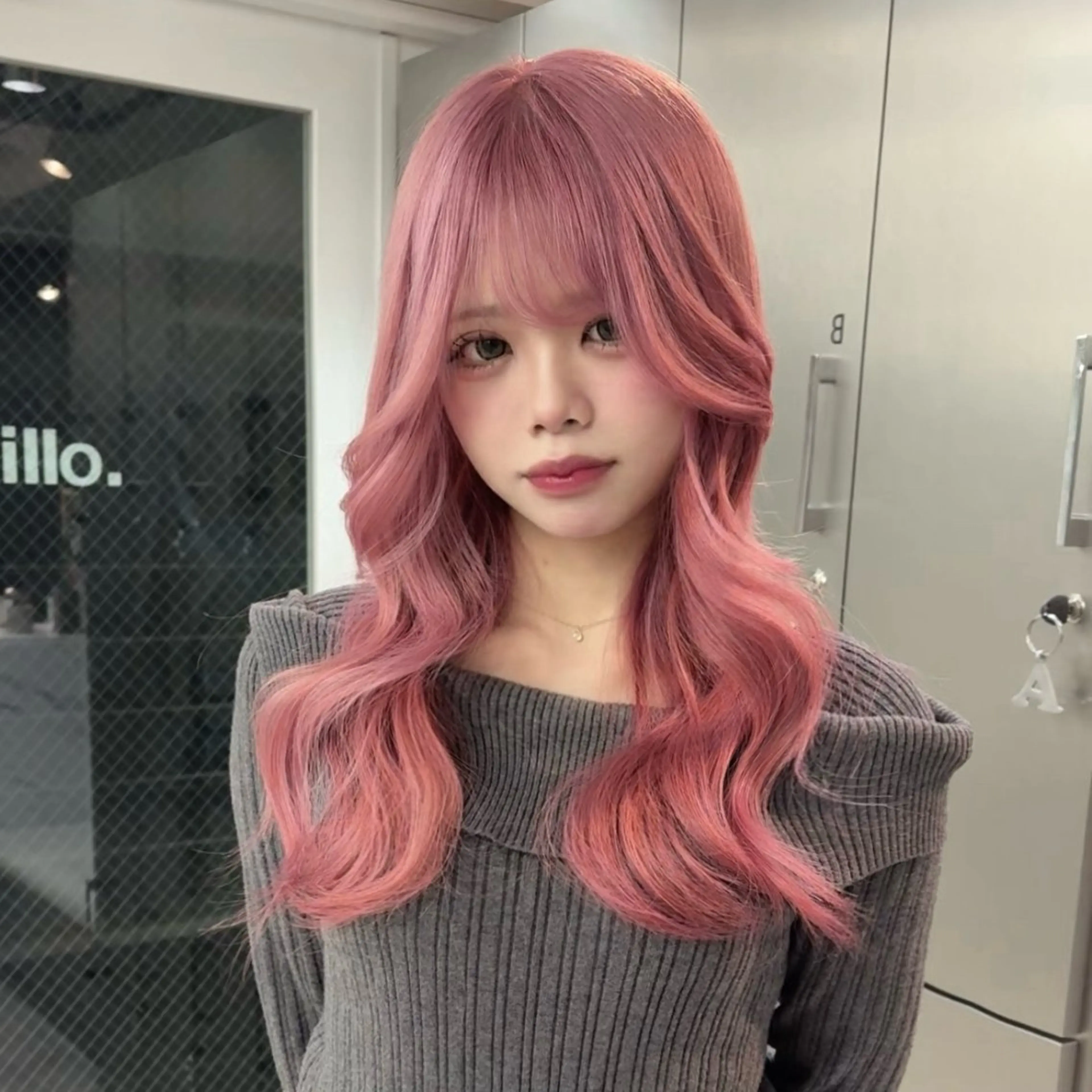 セミロング カラー 🤍Suzuka🤍 ハイトーン/ブリーチのヘアスタイル