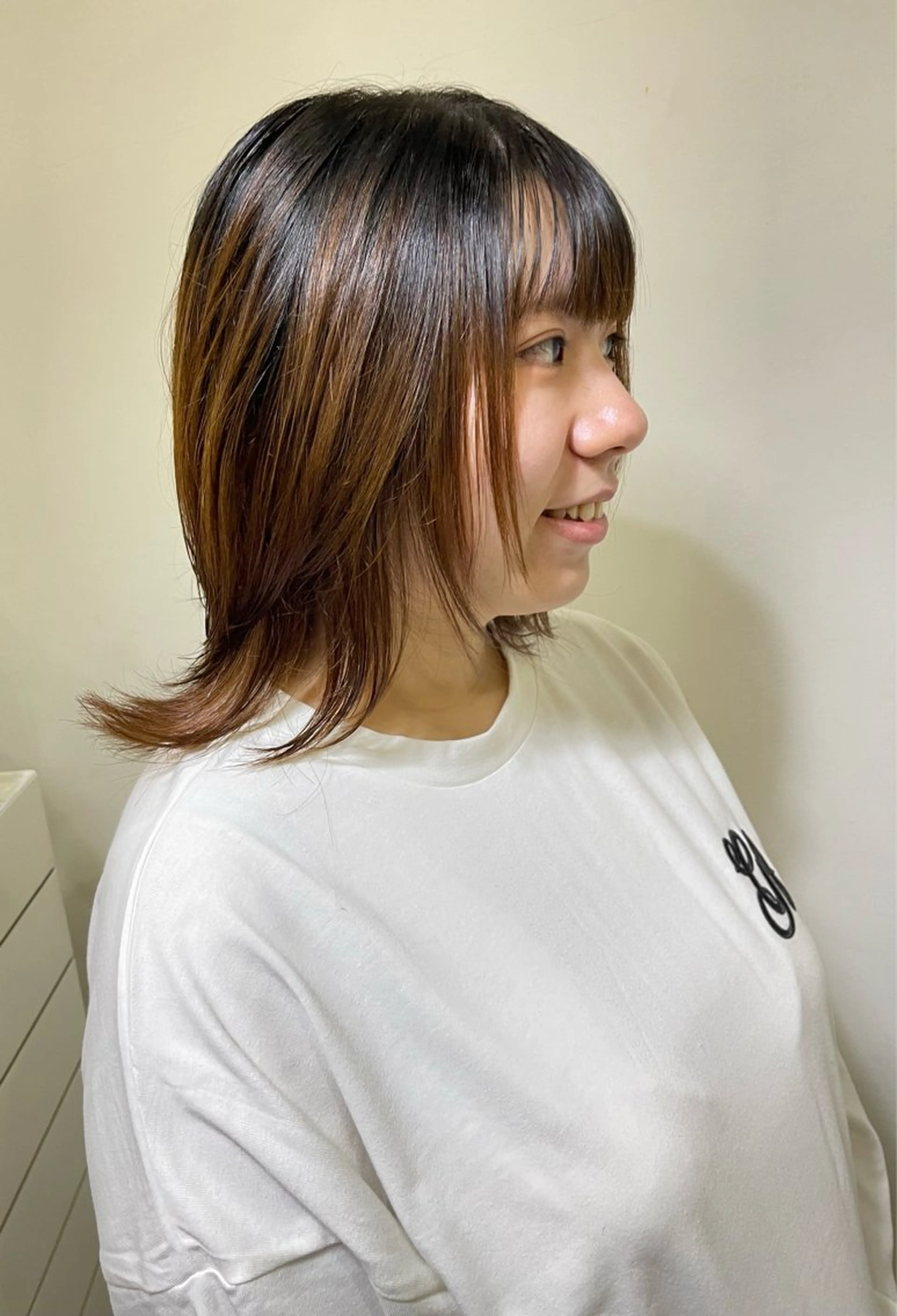 ミディアム ミディアムレイヤー レイヤーカット SASAnagano 岩下サードゥのヘアスタイル