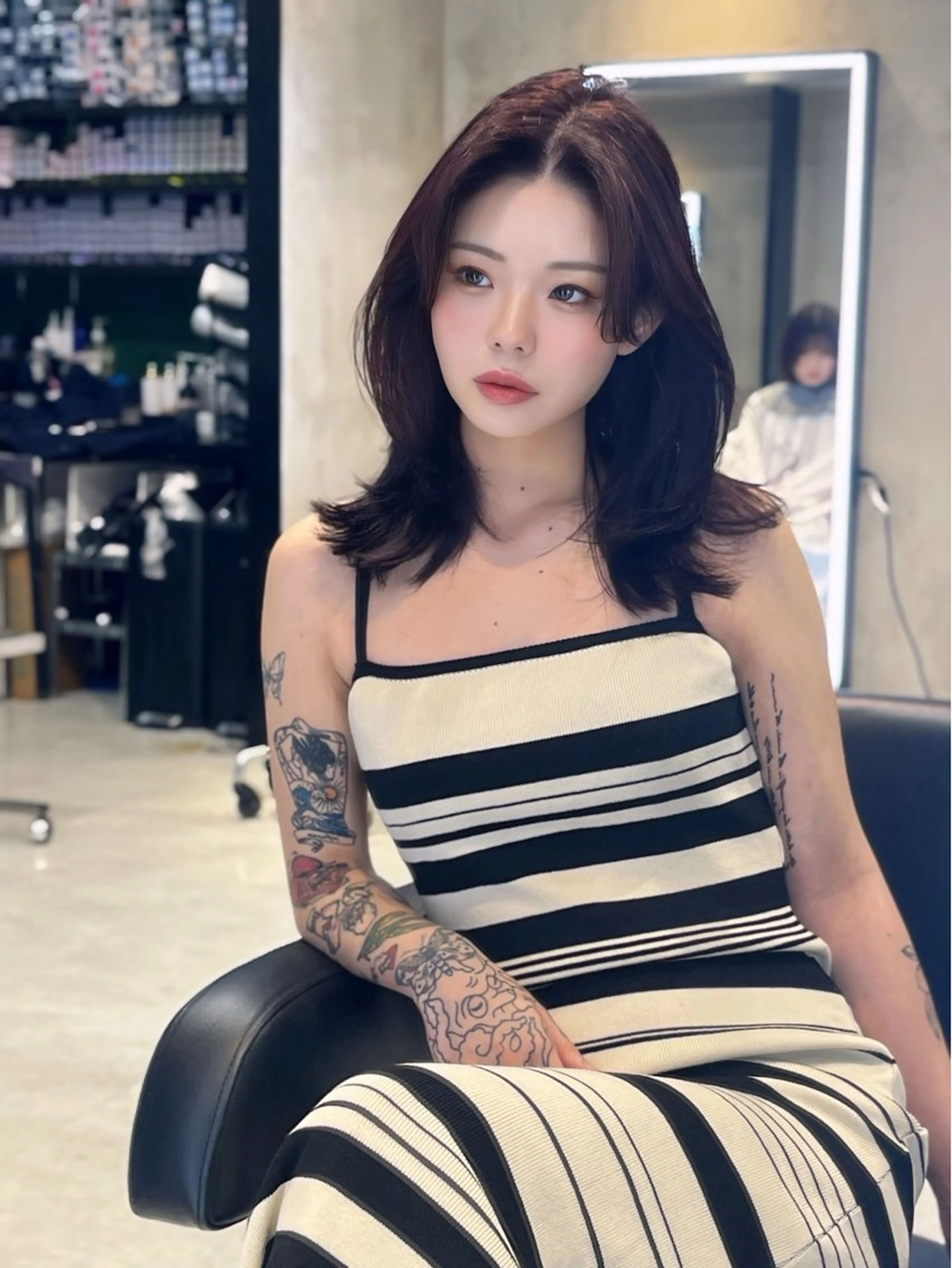 ミディアム カット ヘアカラー トリートメント 海野翔吾🇨🇳 ワンホンレイヤーのヘアスタイル