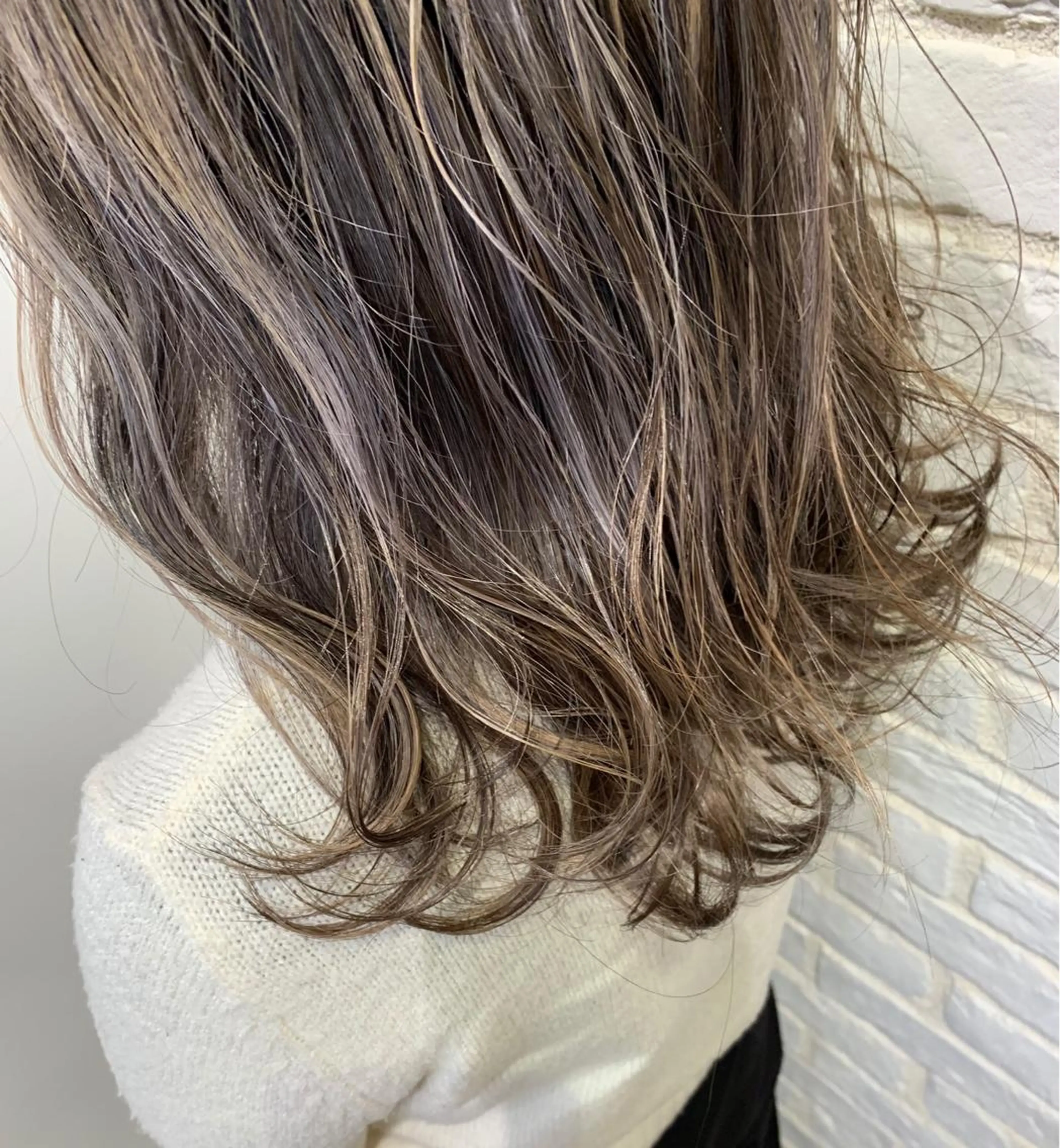 ミディアム カラー ベージュカラー UMEDA FIGAROのヘアスタイル